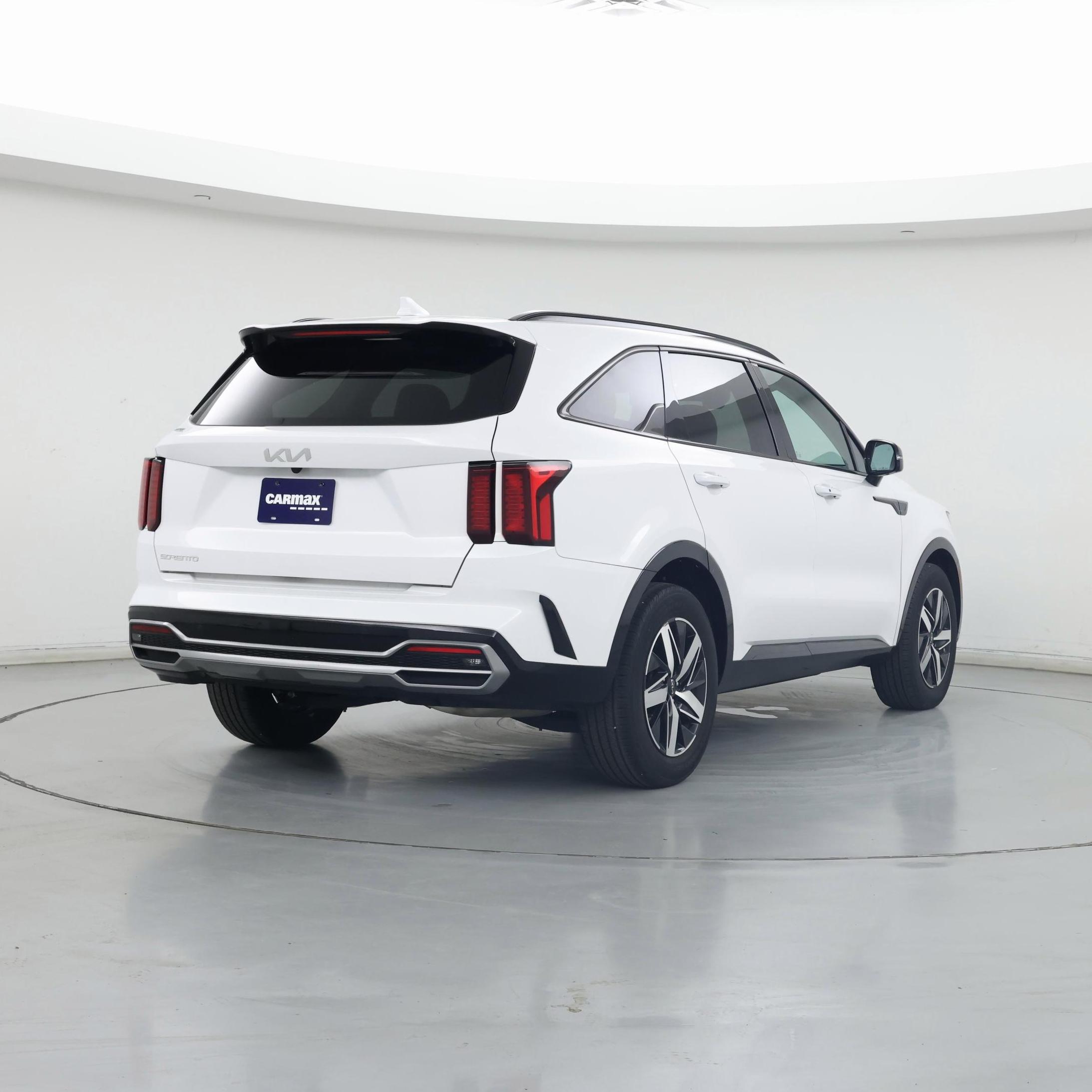 Thumbnail: 2023 Kia Sorento - 8