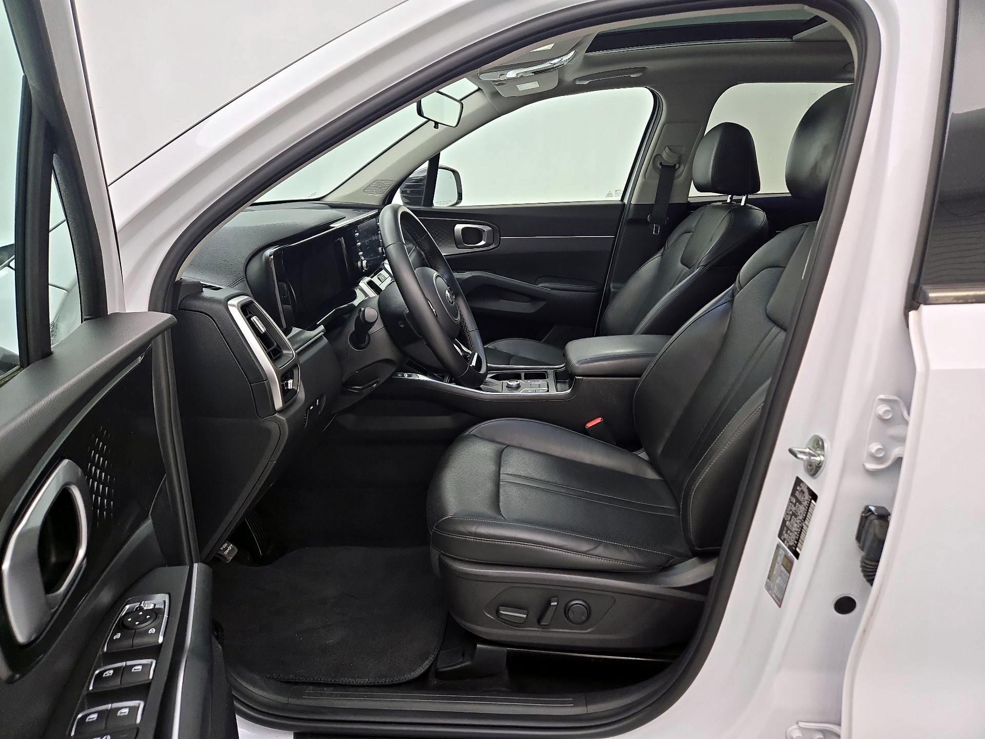 Thumbnail: 2021 Kia Sorento - 11