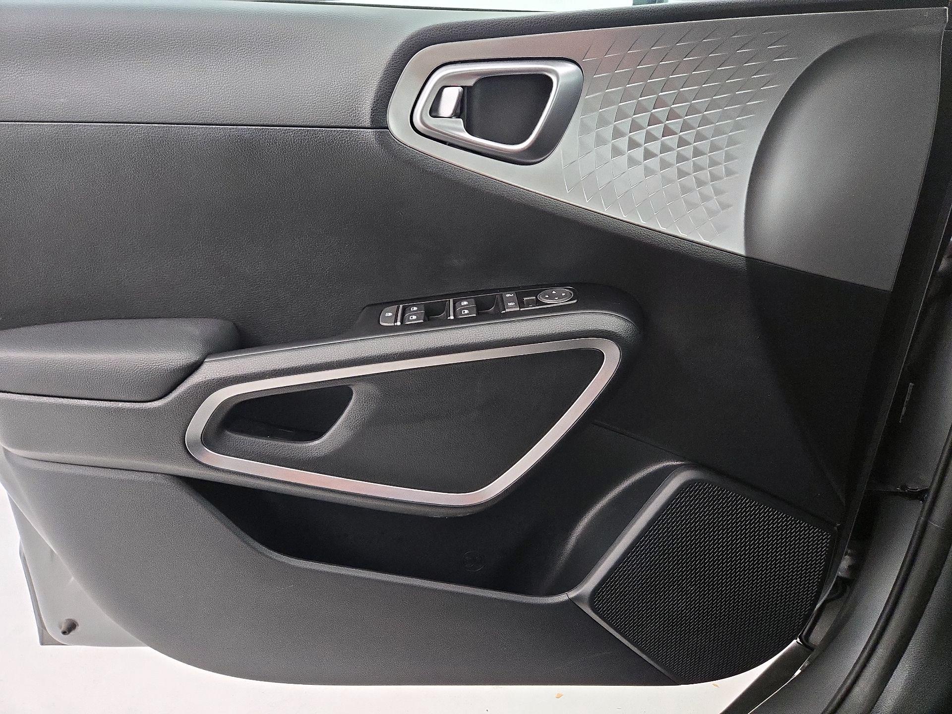 Thumbnail: 2023 Kia Soul - 12