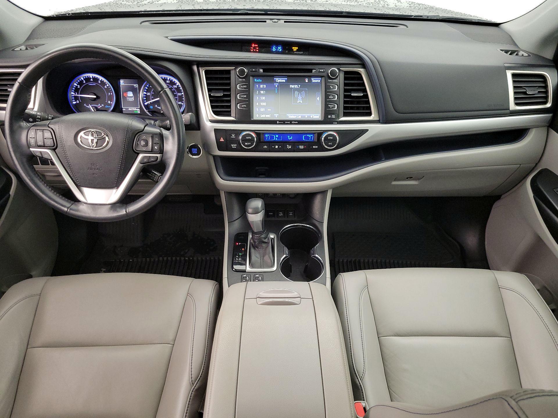 Thumbnail: 2019 Toyota Highlander - 9