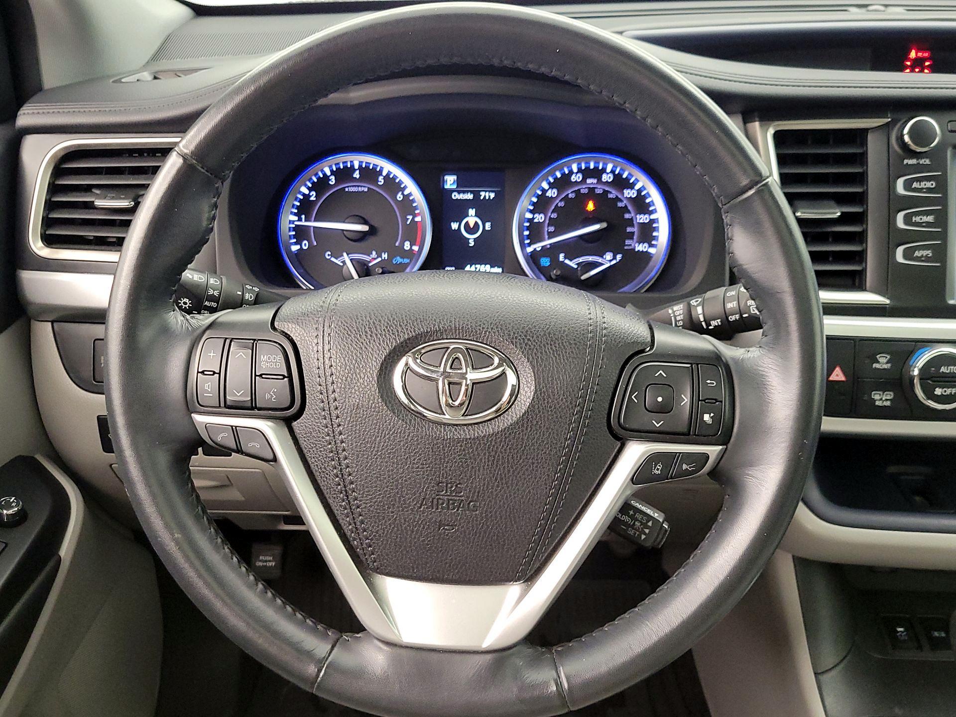 Thumbnail: 2019 Toyota Highlander - 10