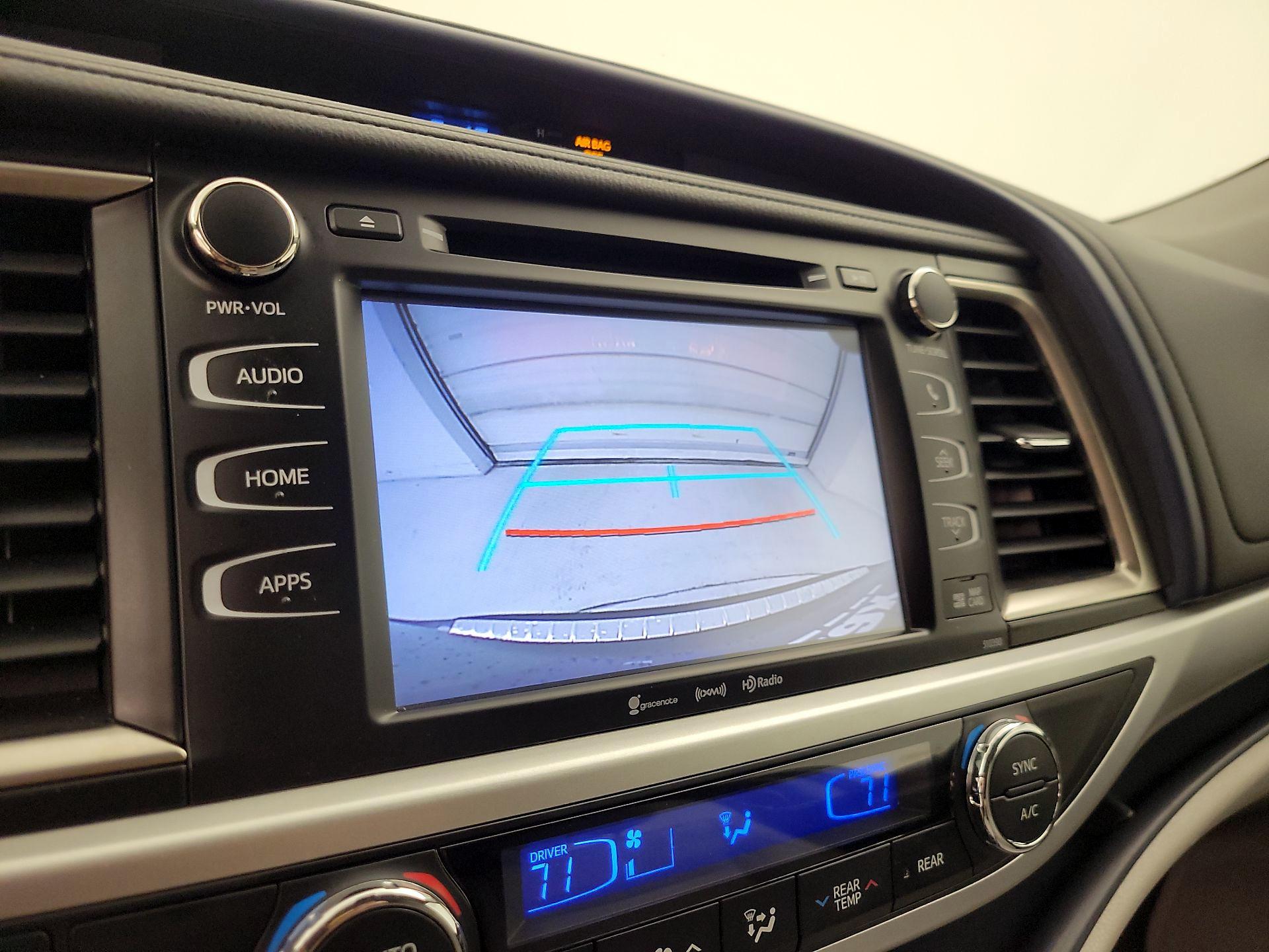Thumbnail: 2019 Toyota Highlander - 14