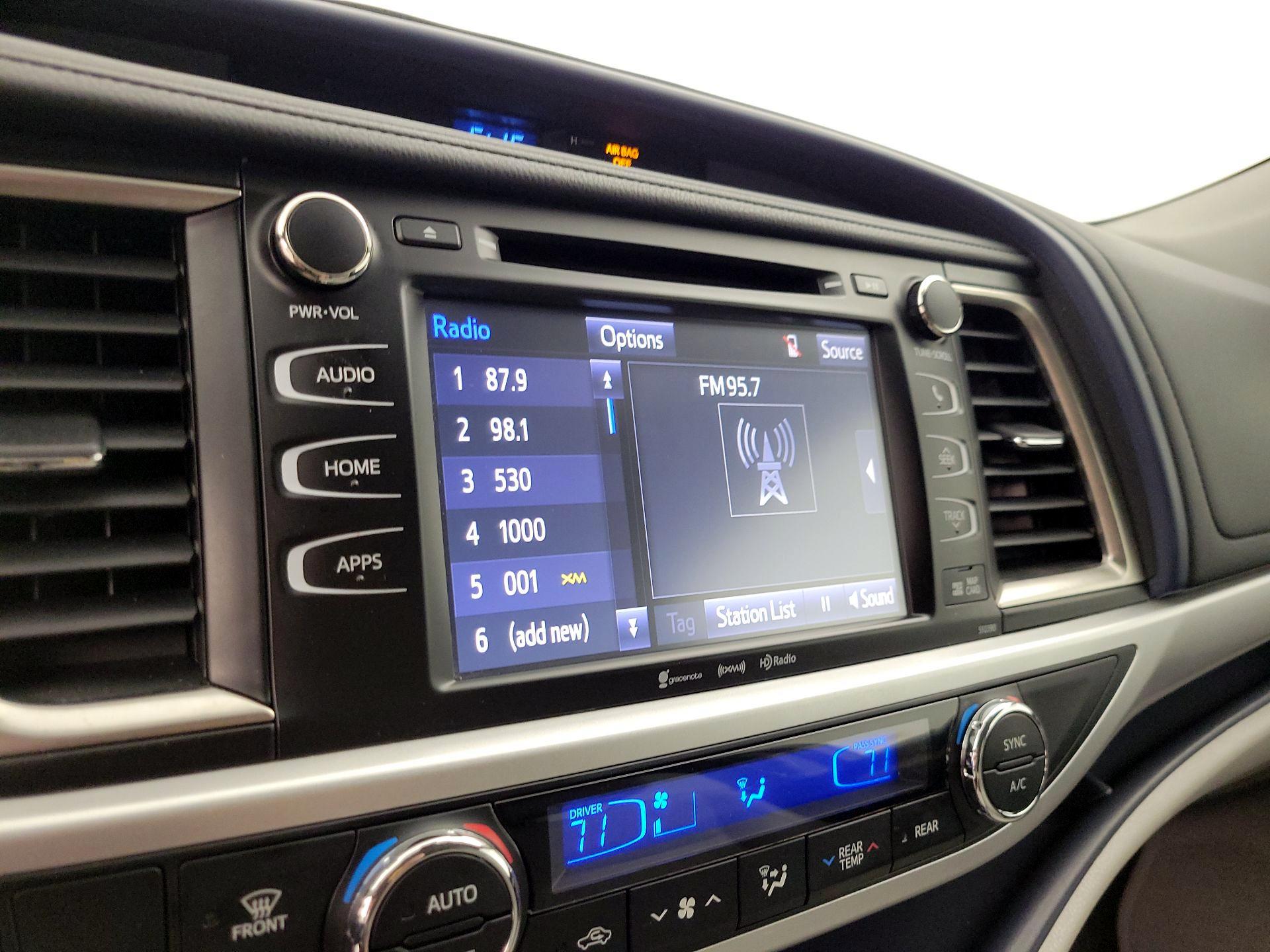 Thumbnail: 2019 Toyota Highlander - 15