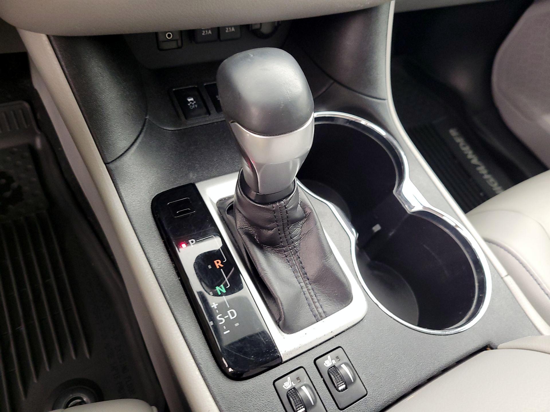 Thumbnail: 2019 Toyota Highlander - 17