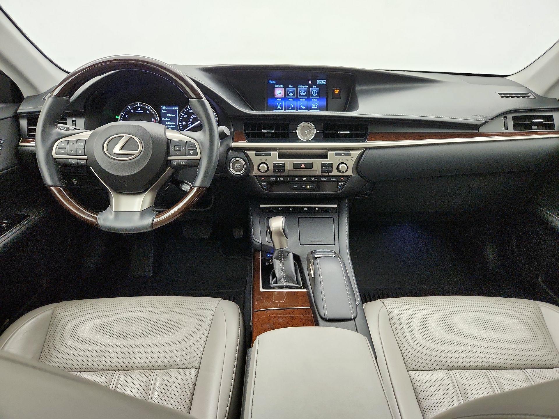 Thumbnail: 2016 Lexus ES - 9