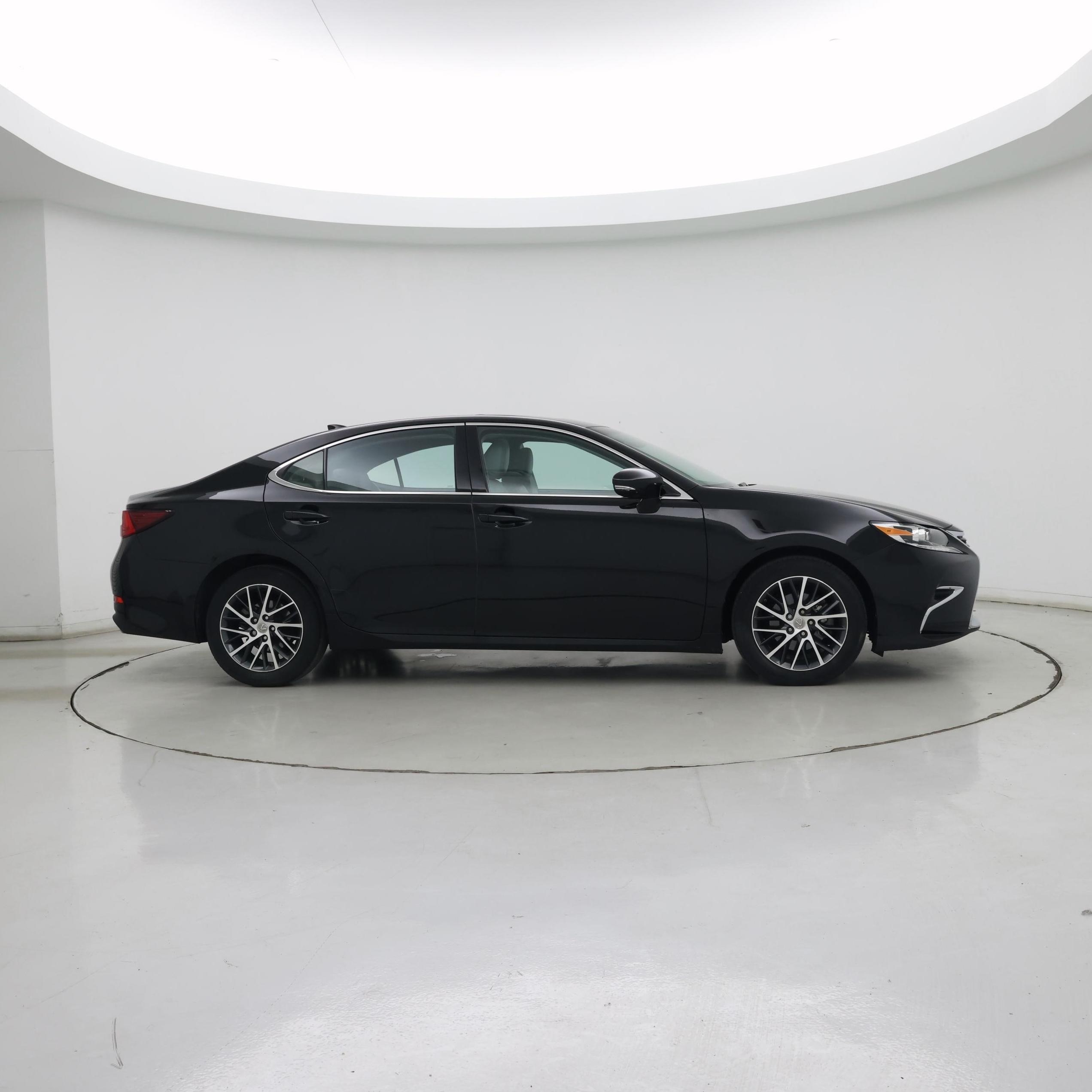 Thumbnail: 2016 Lexus ES - 7