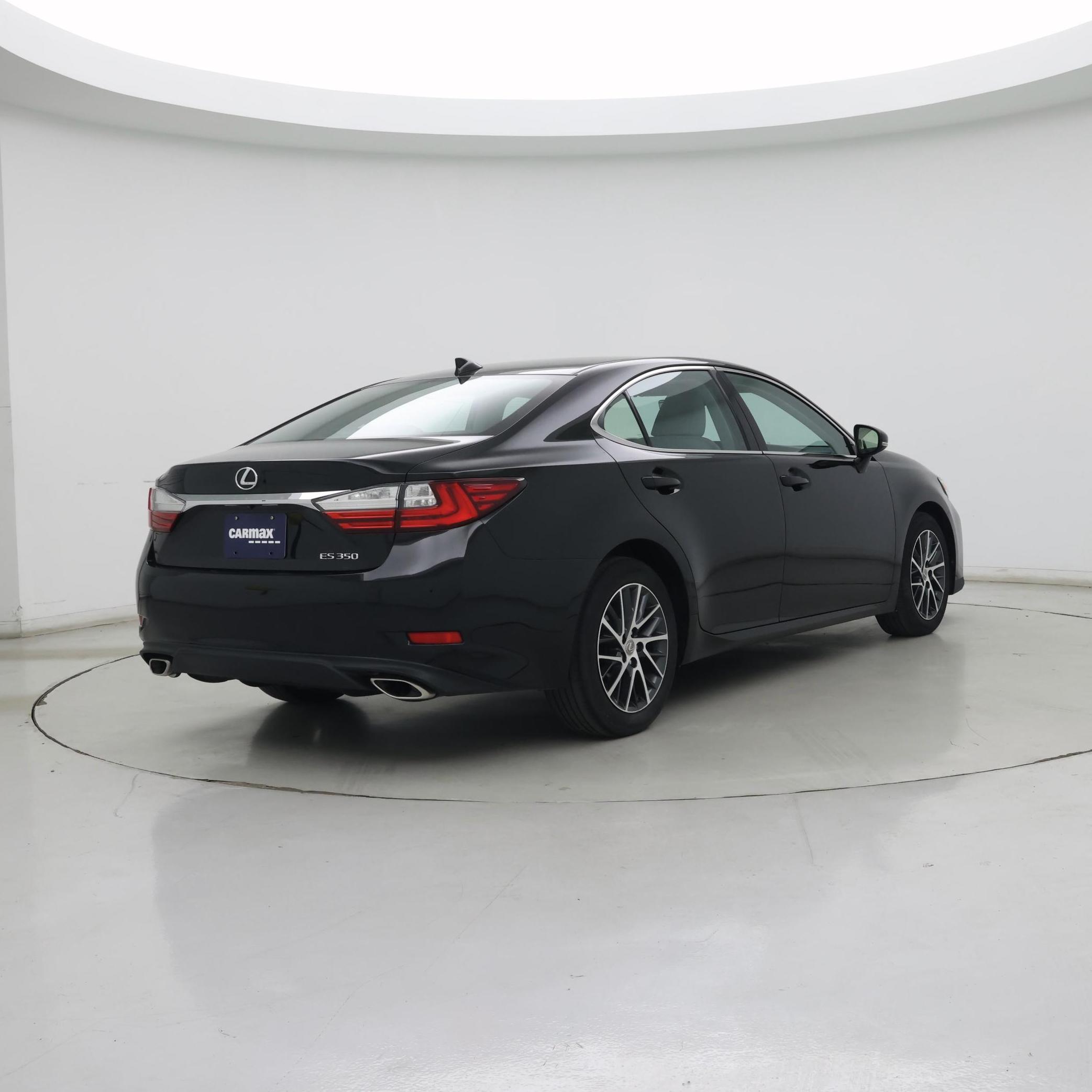 Thumbnail: 2016 Lexus ES - 8