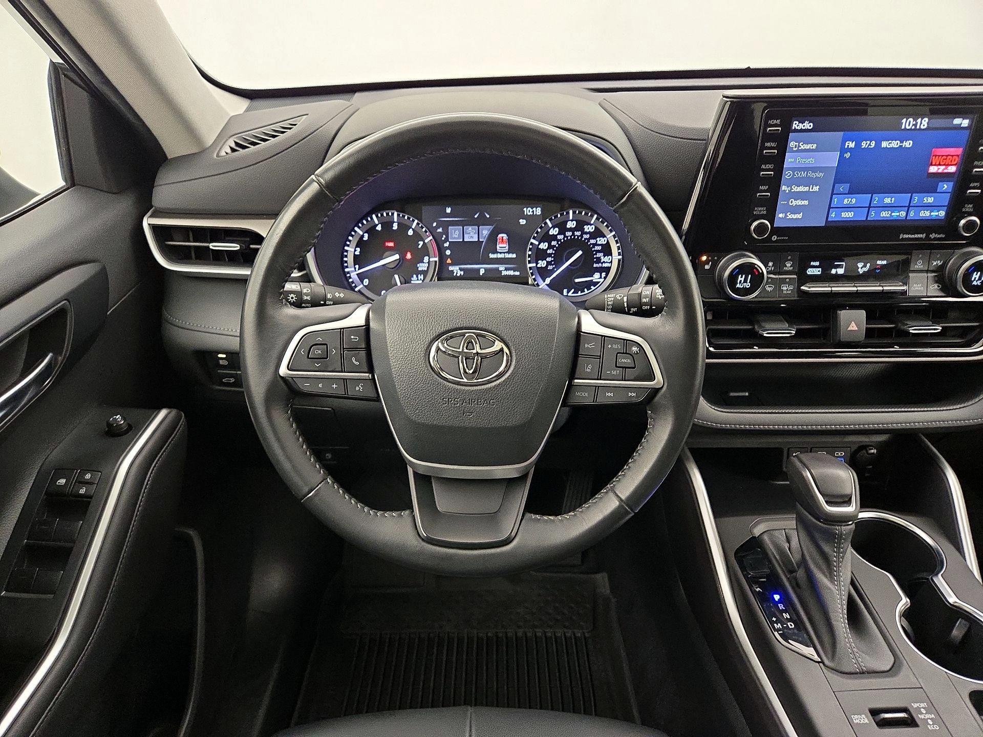 Thumbnail: 2022 Toyota Highlander - 10