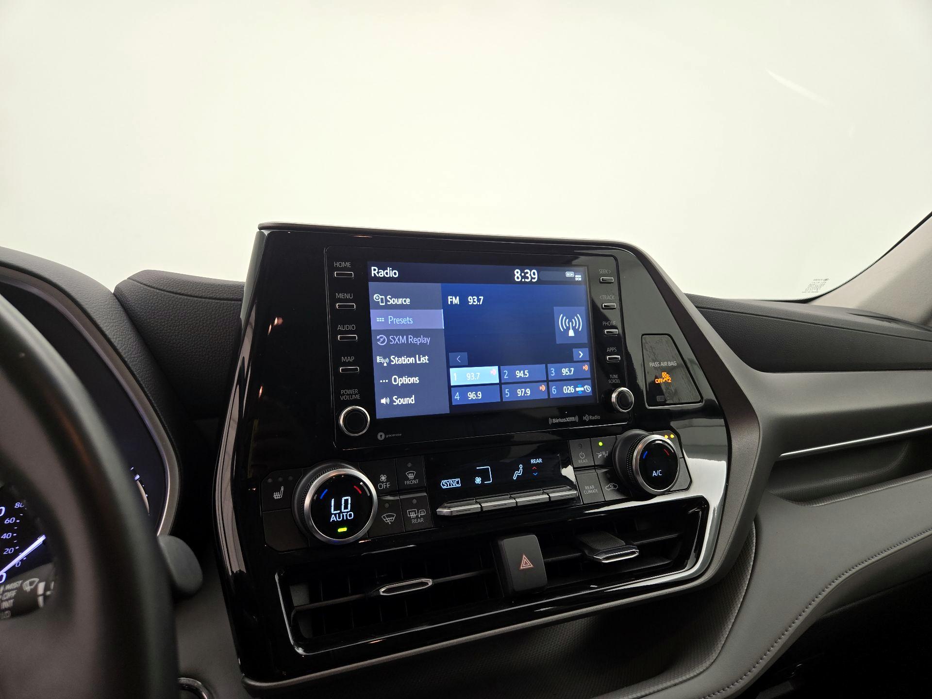 Thumbnail: 2022 Toyota Highlander - 15
