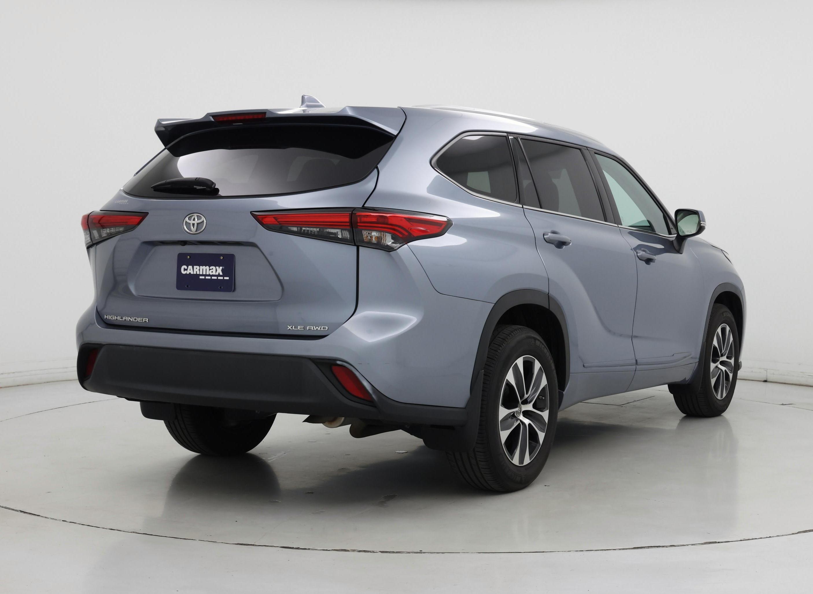 Thumbnail: 2022 Toyota Highlander - 8