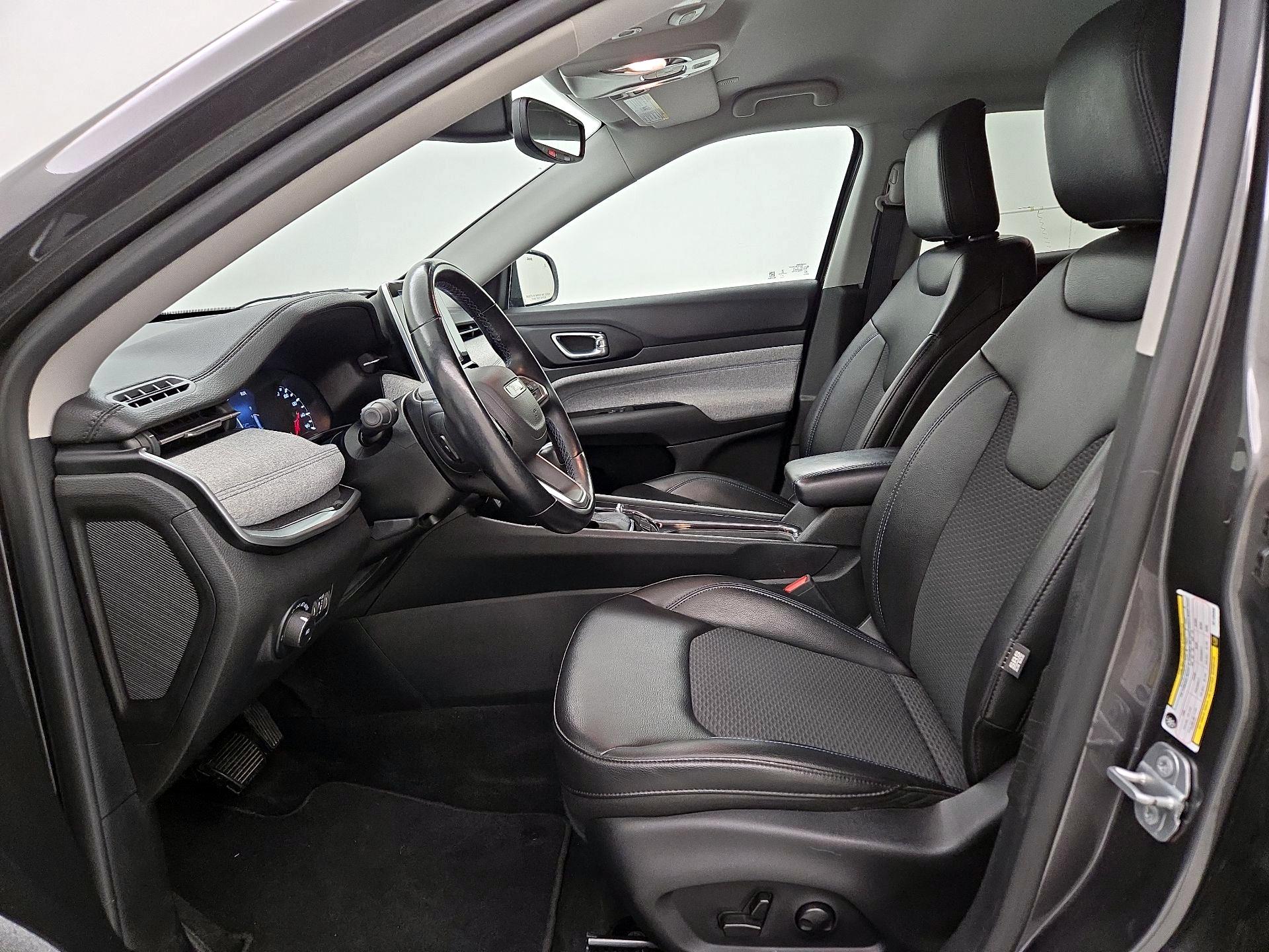 Thumbnail: 2022 Jeep Compass - 11