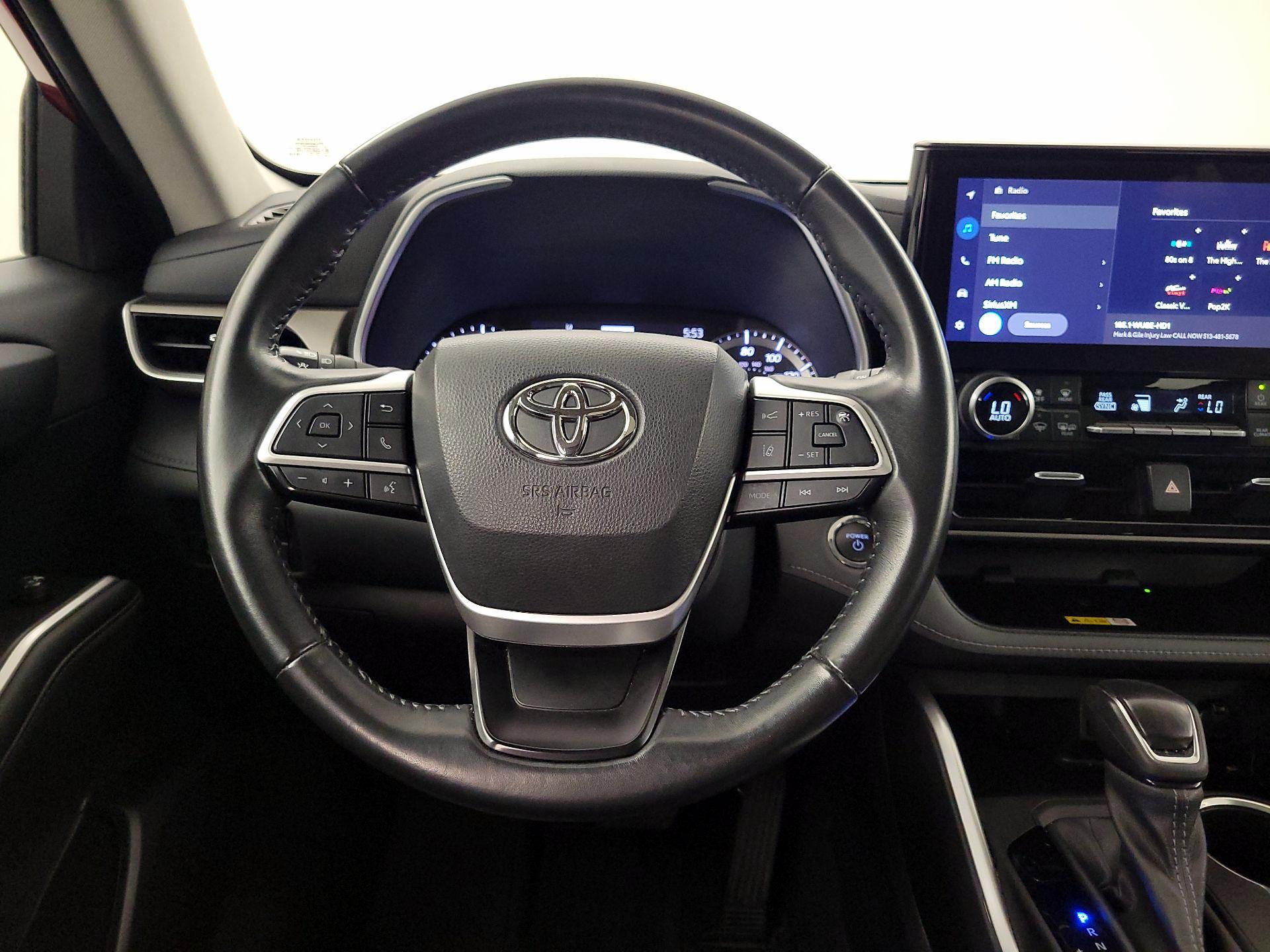 Thumbnail: 2023 Toyota Highlander - 10