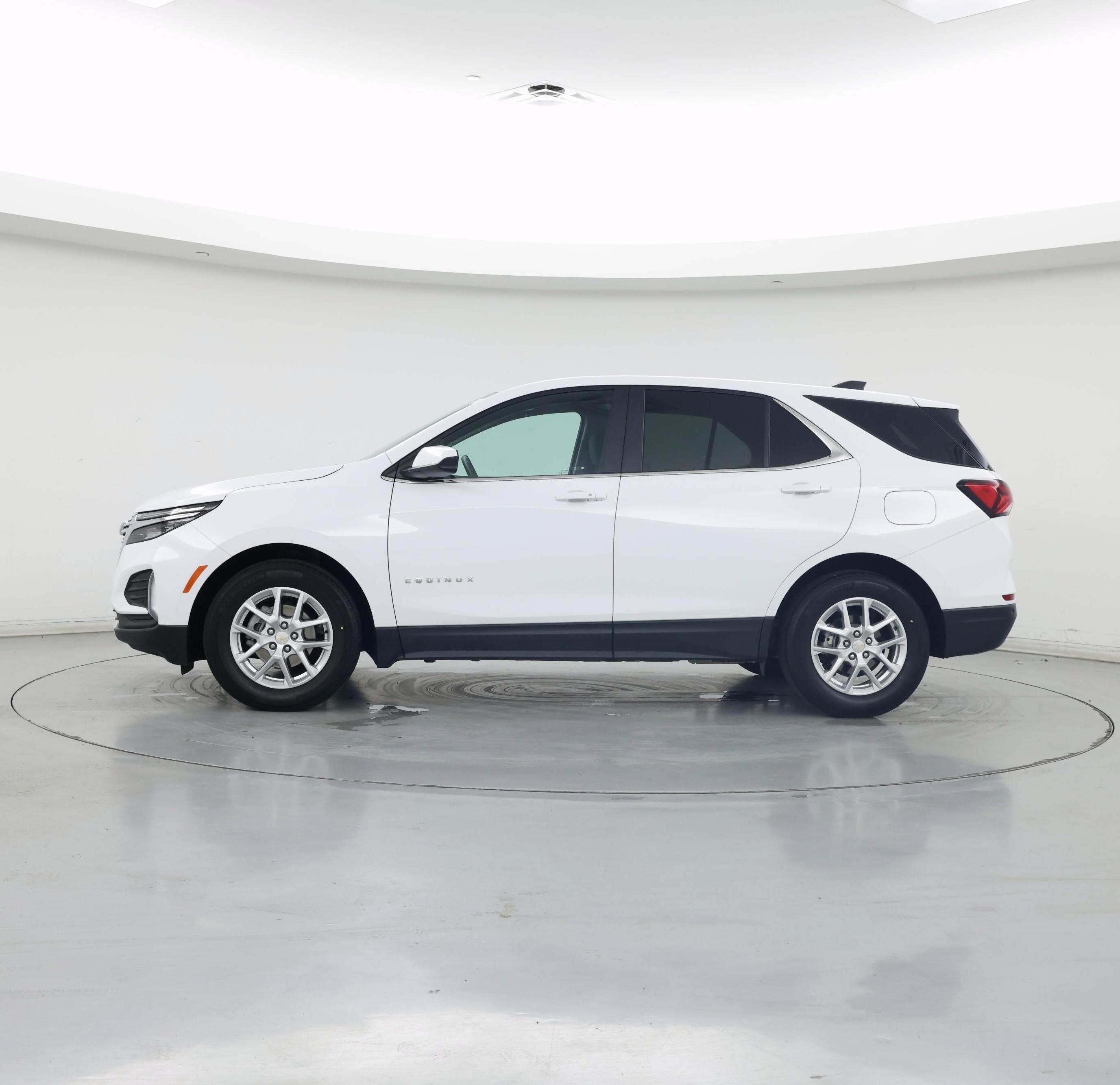Thumbnail: 2022 Chevrolet Equinox - 3