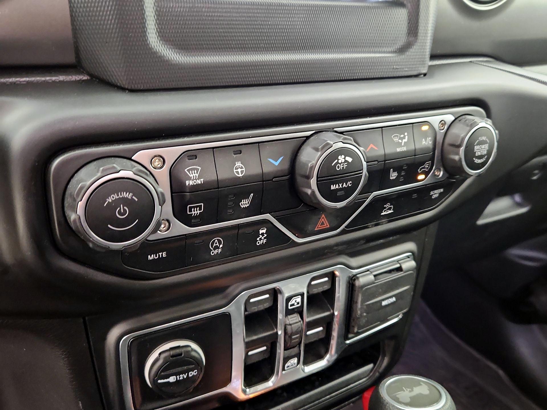 Thumbnail: 2023 Jeep Wrangler - 16