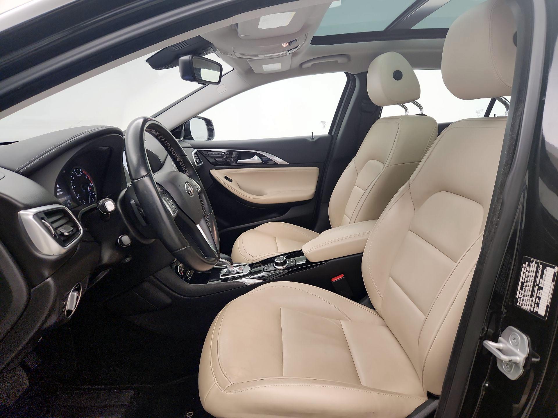 Thumbnail: 2017 INFINITI QX30 - 11