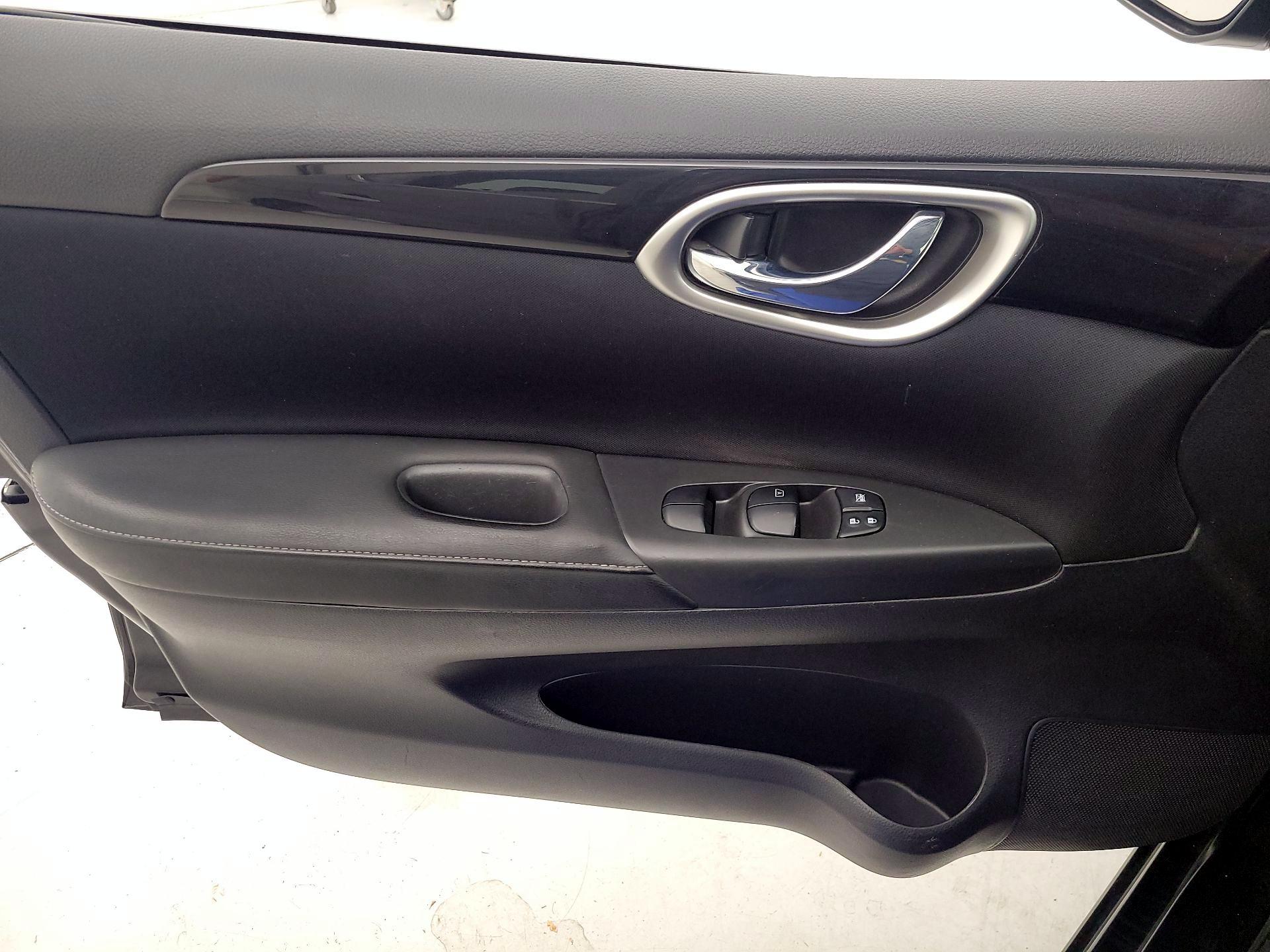 Thumbnail: 2019 Nissan Sentra - 12