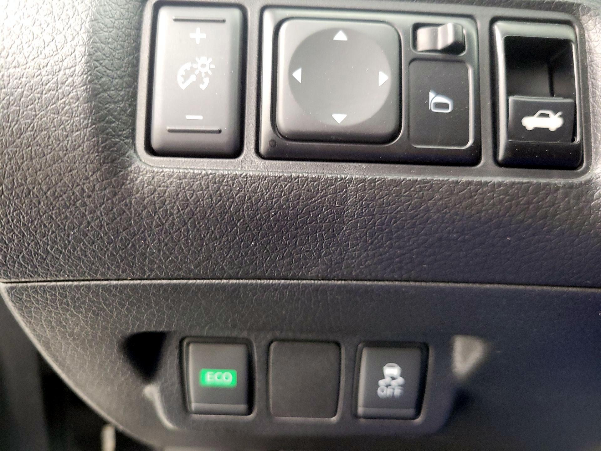 Thumbnail: 2019 Nissan Sentra - 13