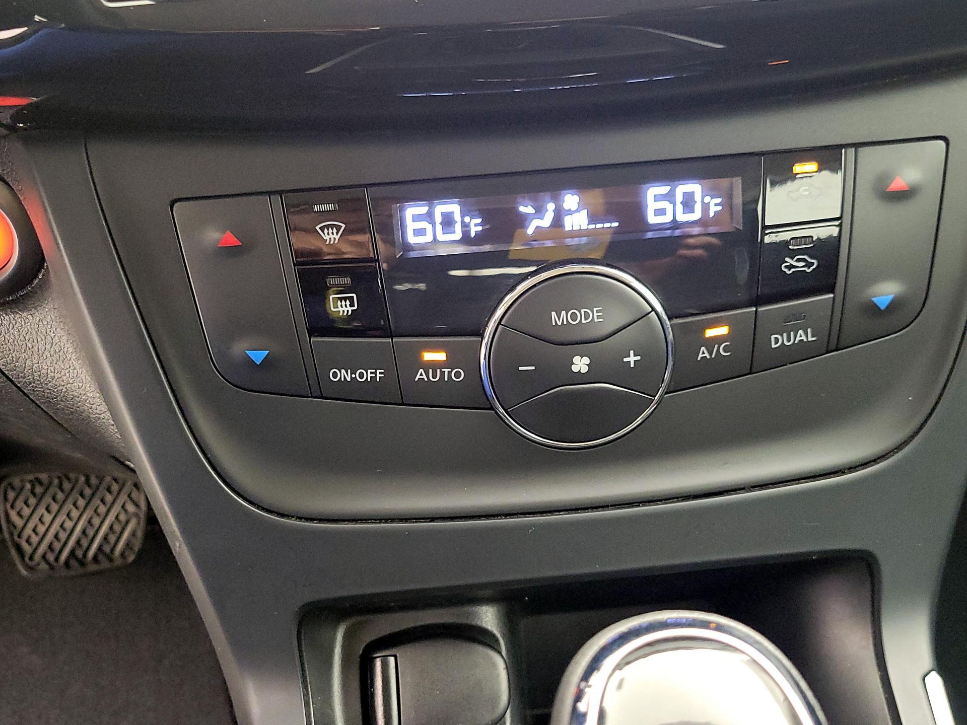 Thumbnail: 2019 Nissan Sentra - 16