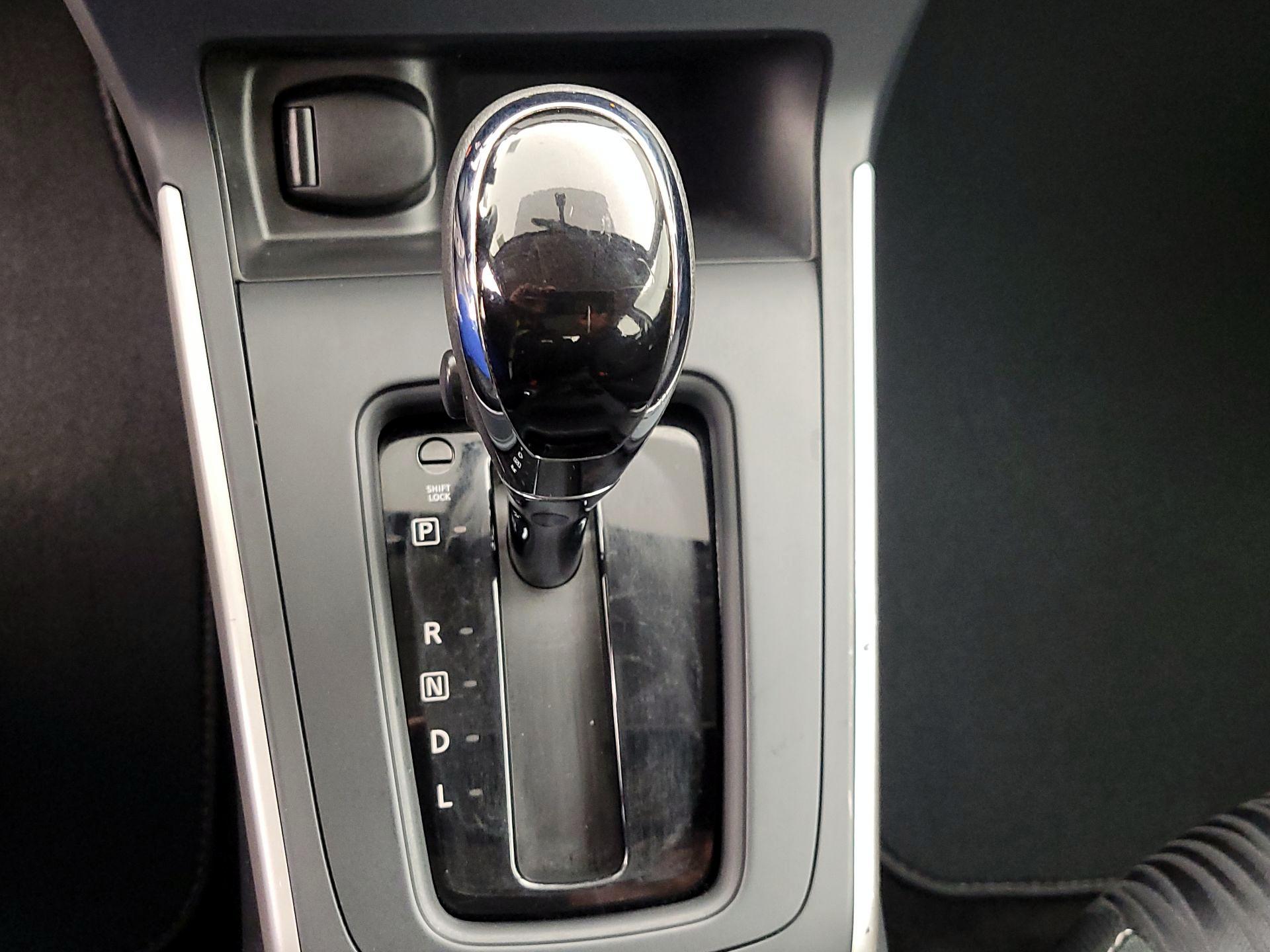 Thumbnail: 2019 Nissan Sentra - 17