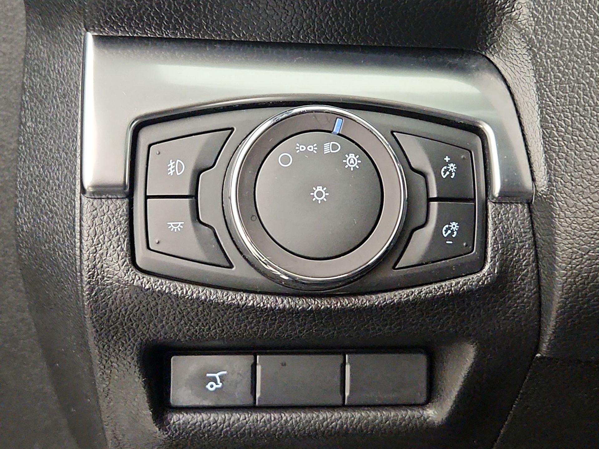 Thumbnail: 2017 Ford Explorer - 13