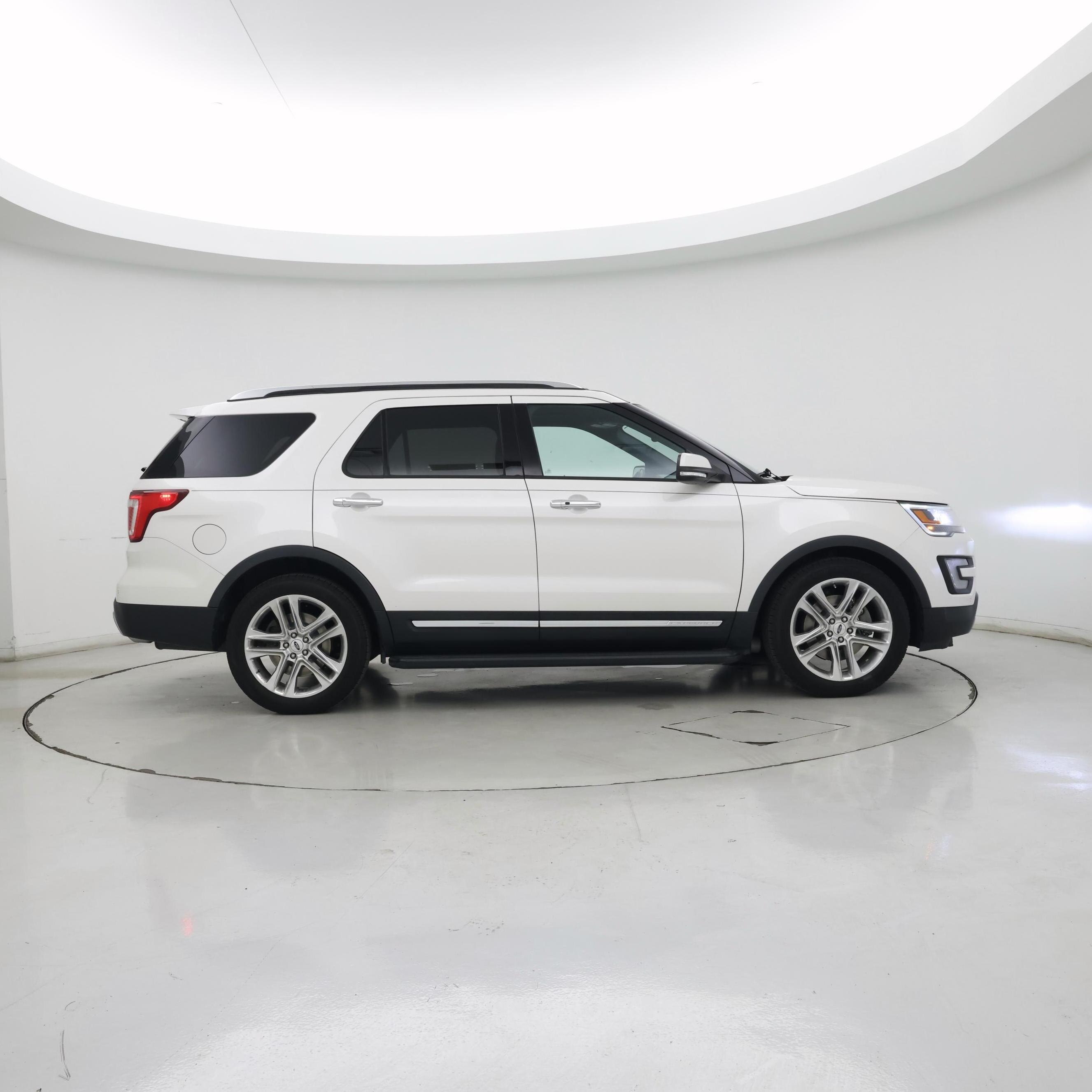 Thumbnail: 2017 Ford Explorer - 7