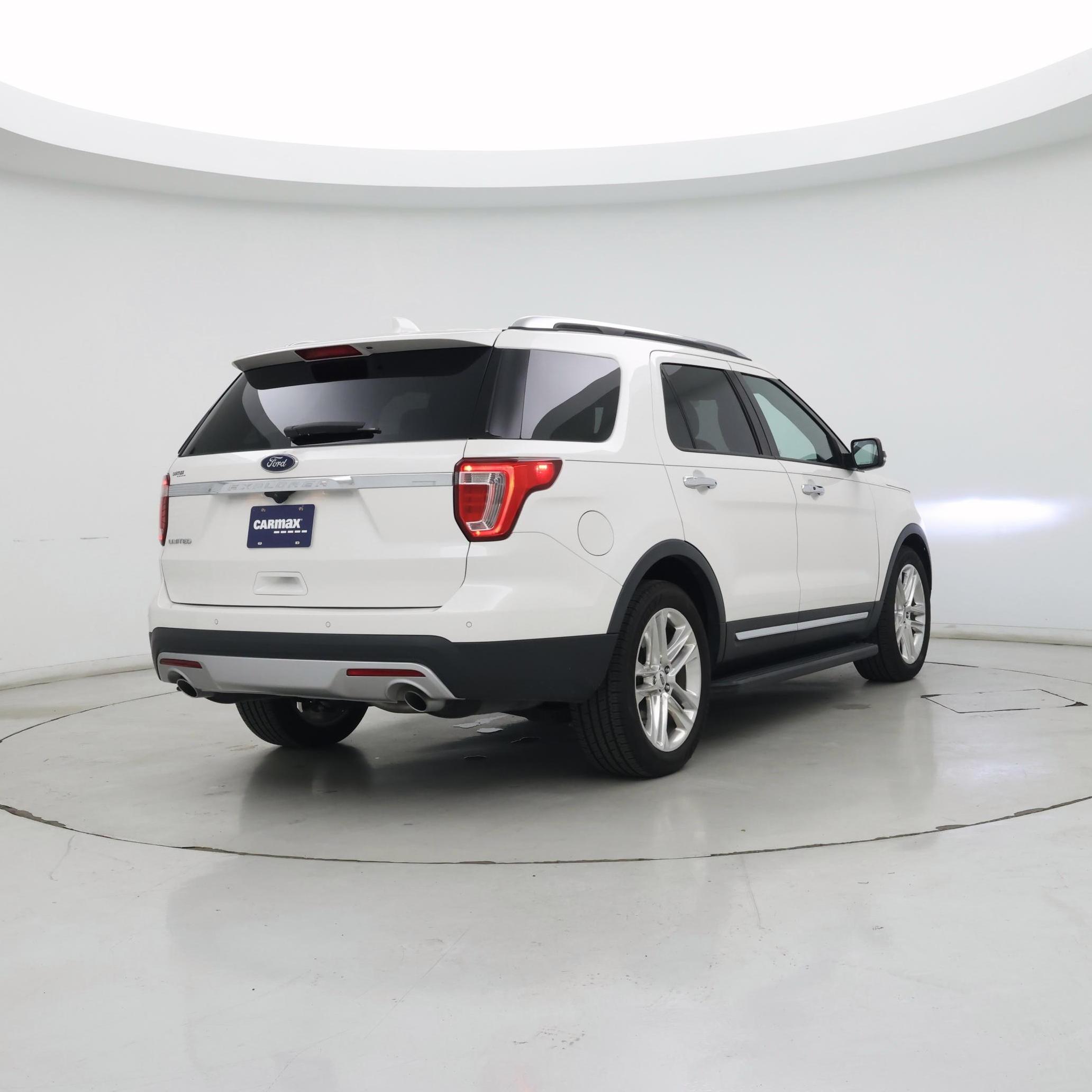 Thumbnail: 2017 Ford Explorer - 8