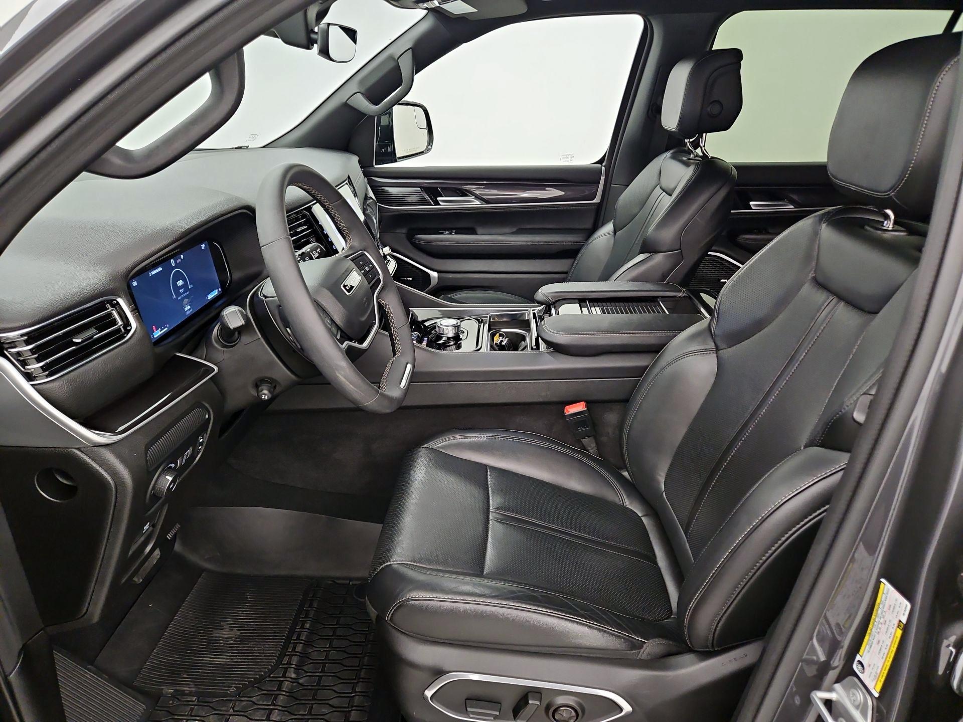 Thumbnail: 2024 Jeep Wagoneer - 11