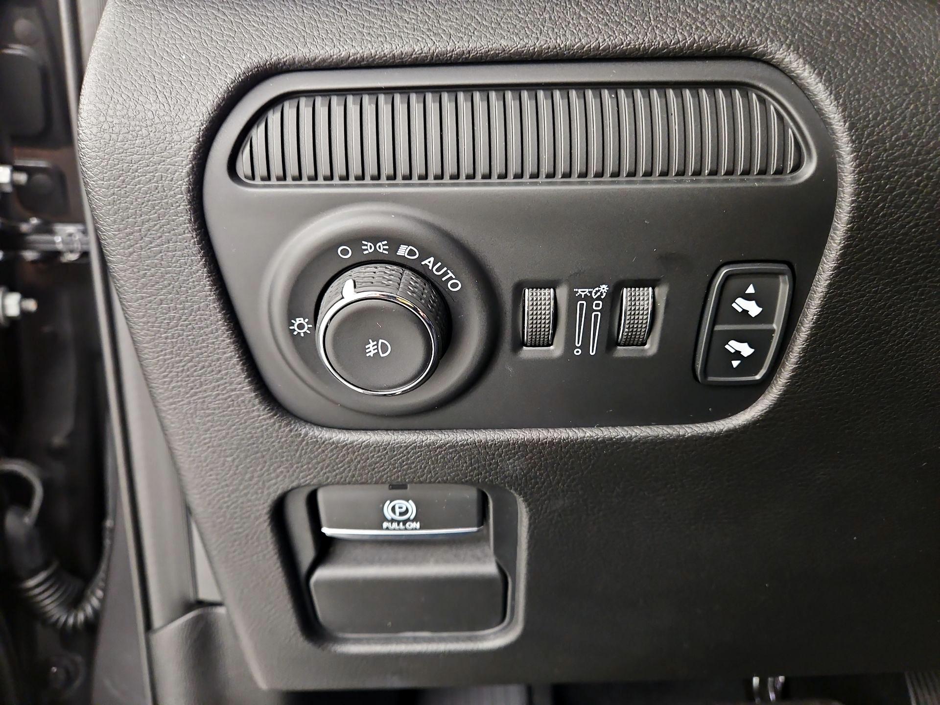 Thumbnail: 2024 Jeep Wagoneer - 13