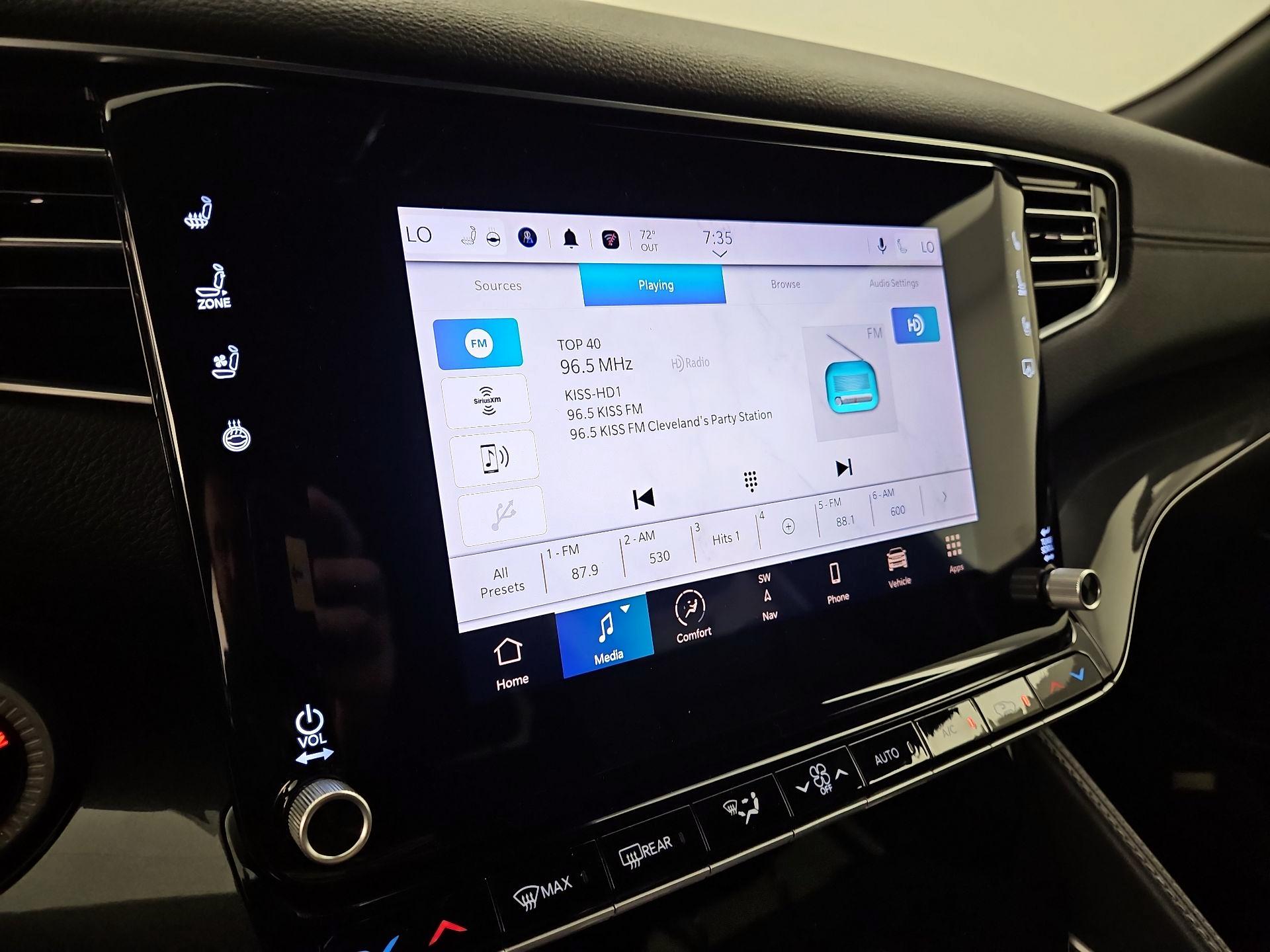 Thumbnail: 2024 Jeep Wagoneer - 16