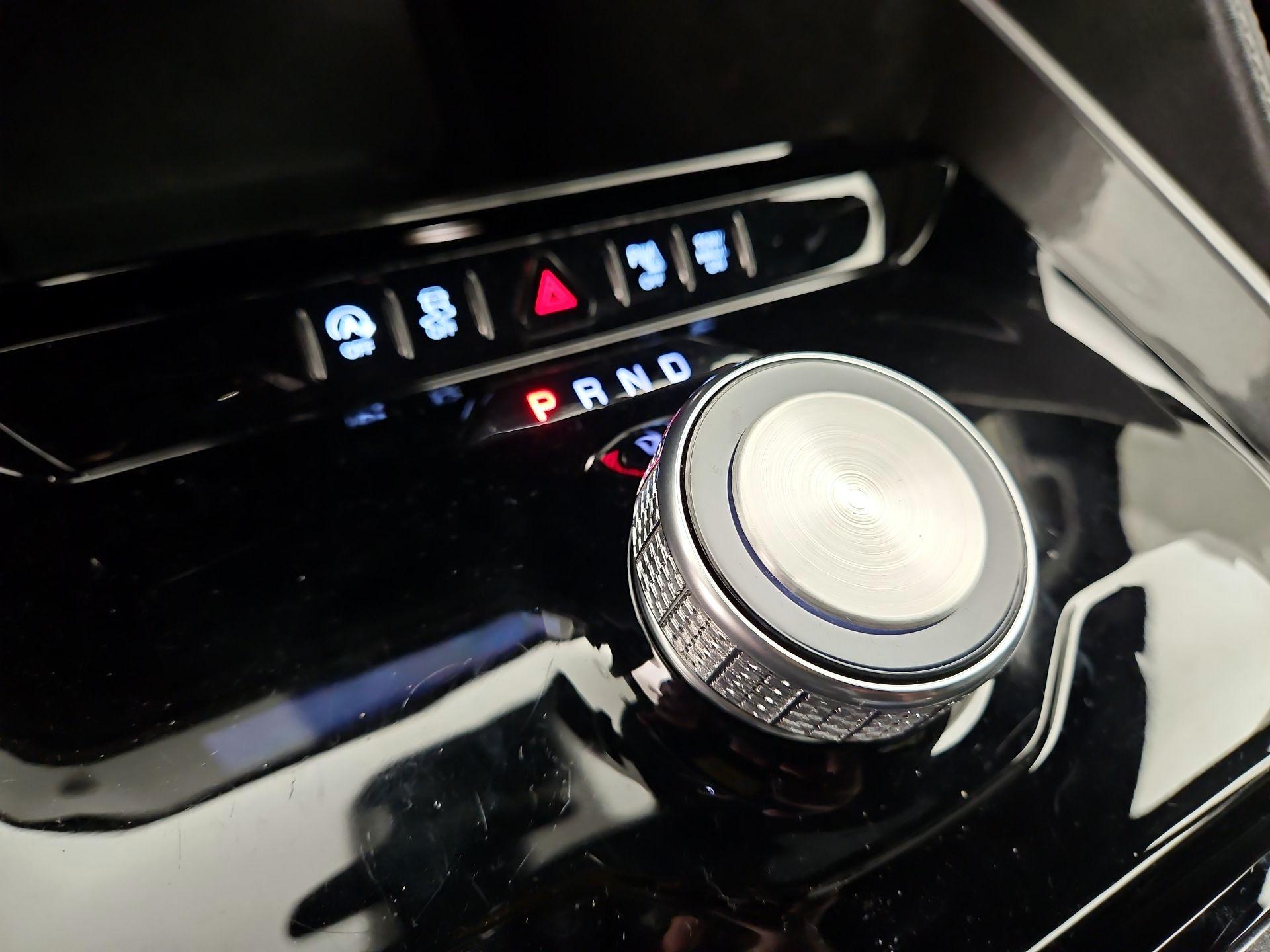 Thumbnail: 2024 Jeep Wagoneer - 18