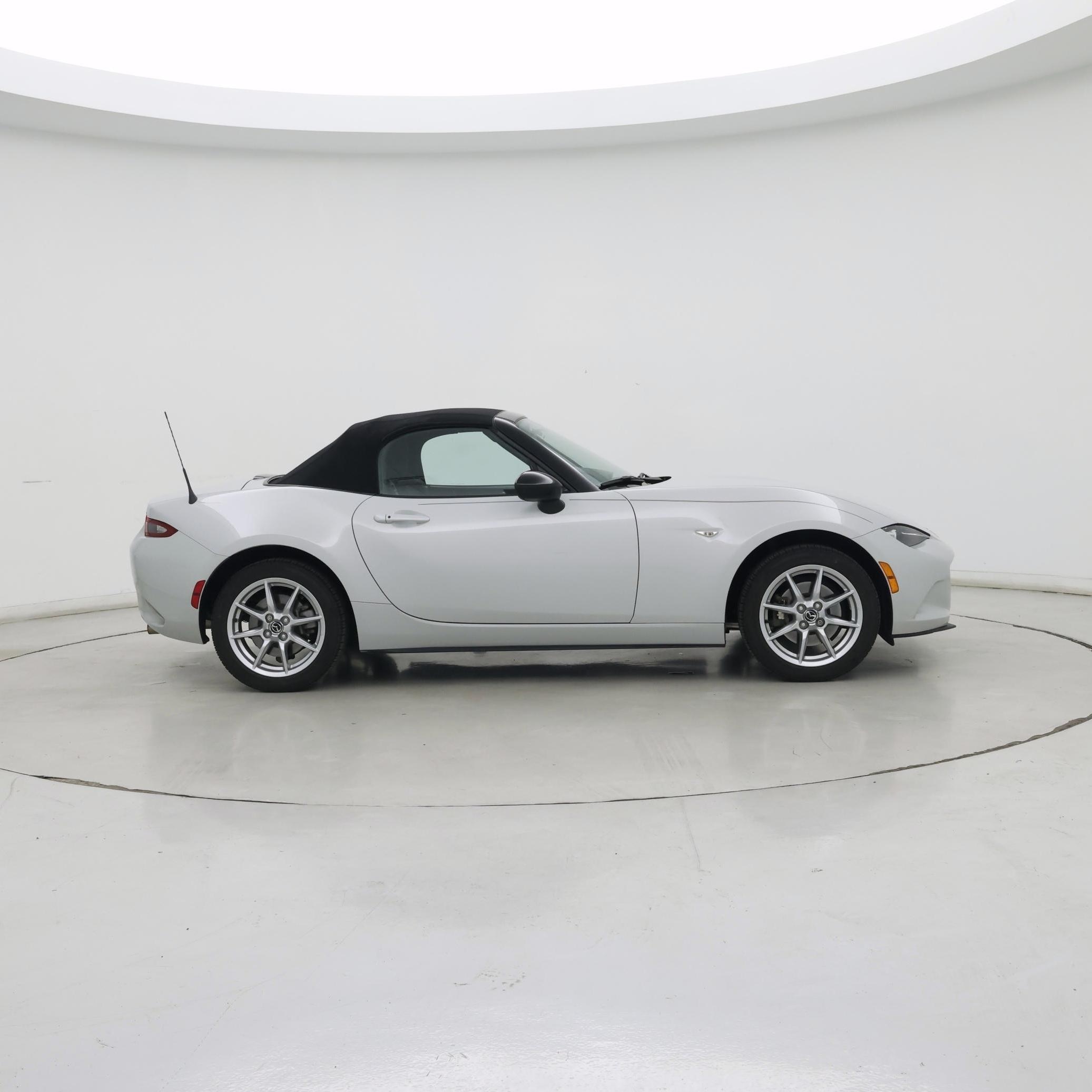 Thumbnail: 2016 Mazda MX-5 Miata - 7