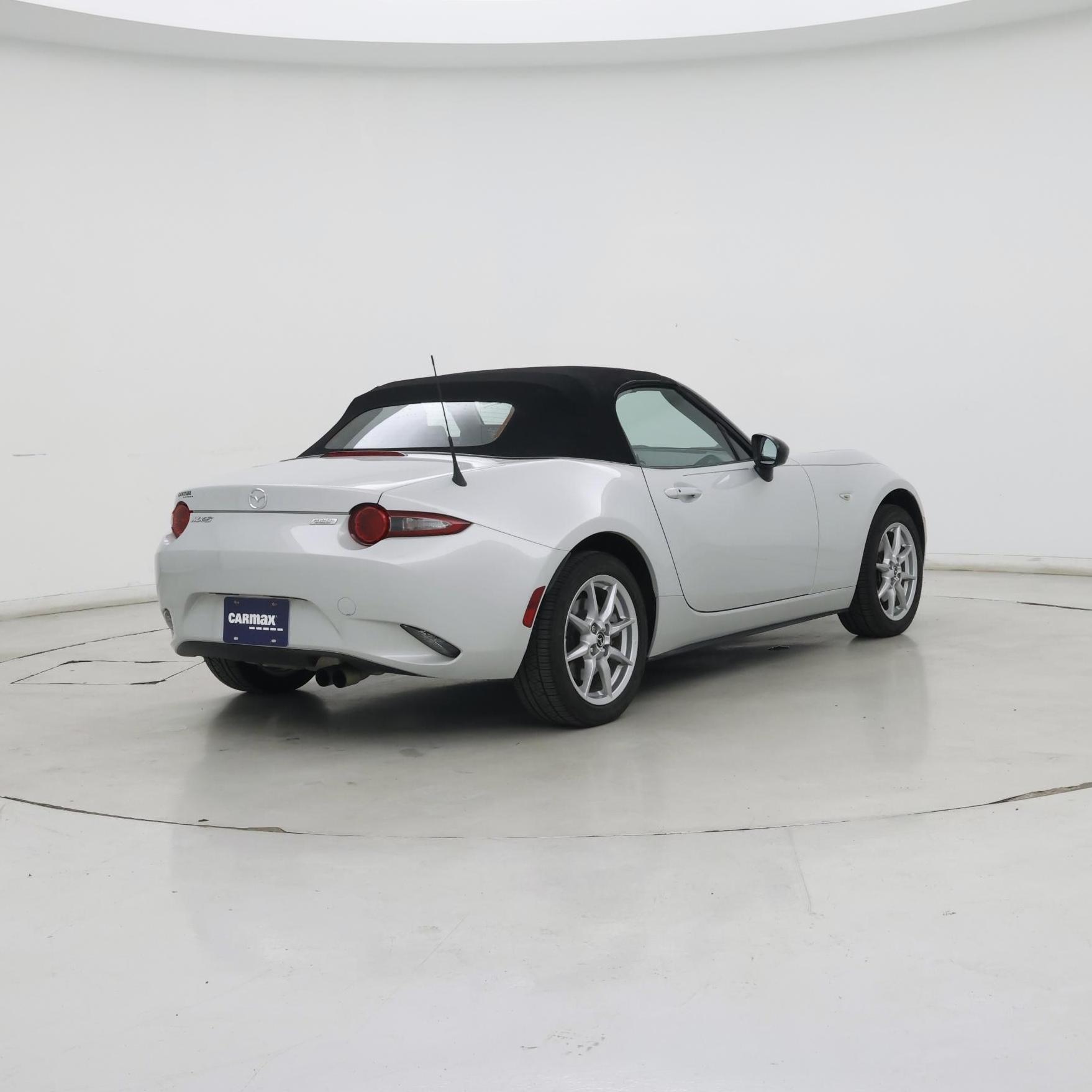 Thumbnail: 2016 Mazda MX-5 Miata - 8