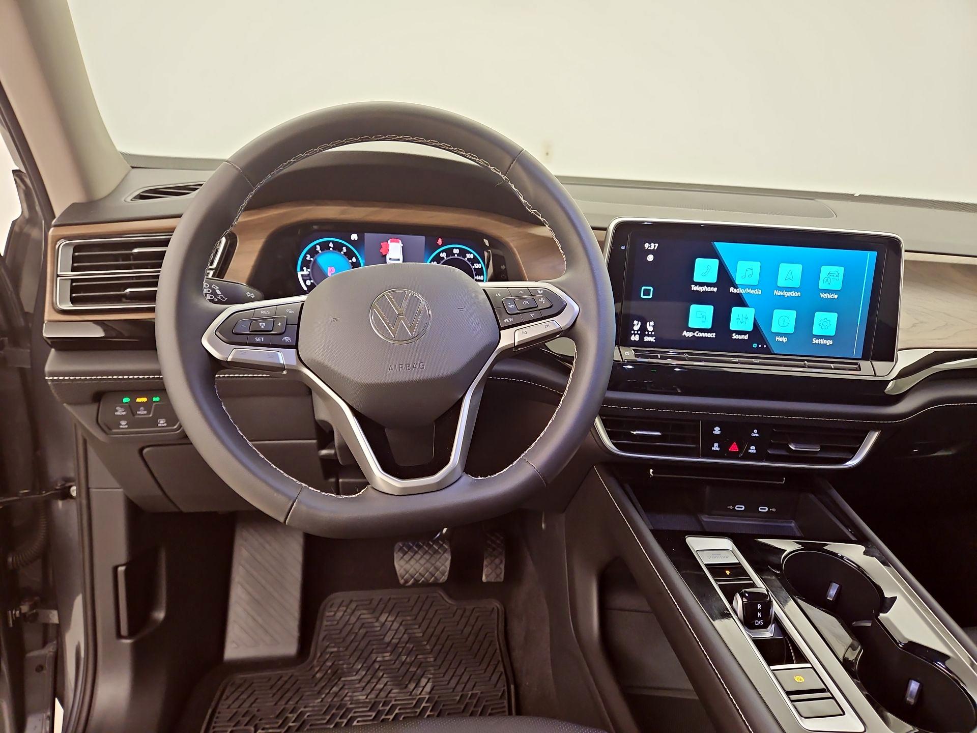 Thumbnail: 2024 Volkswagen Atlas - 10