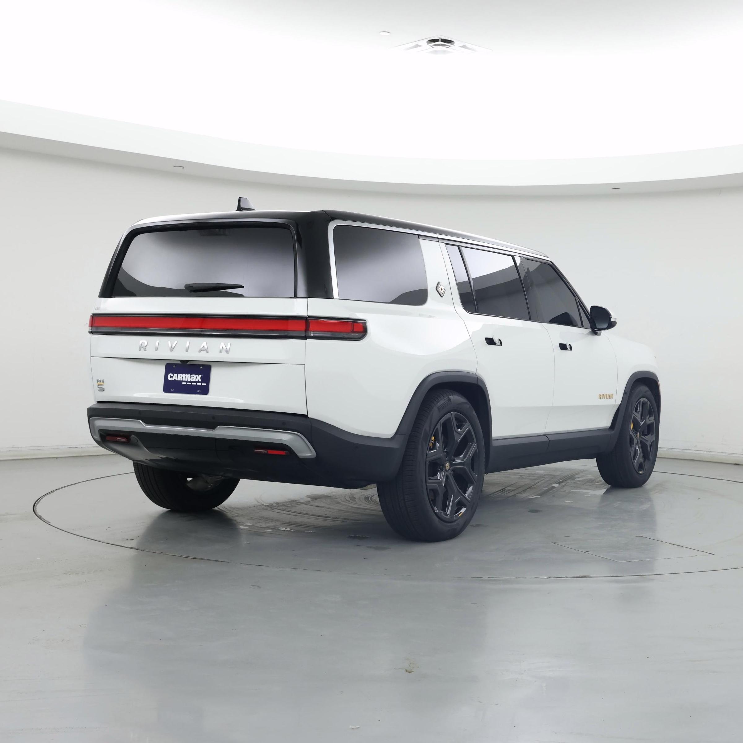 Thumbnail: 2024 Rivian R1S - 8