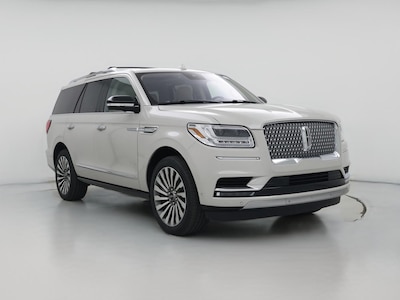 White 2019 Lincoln Navigator Reserve