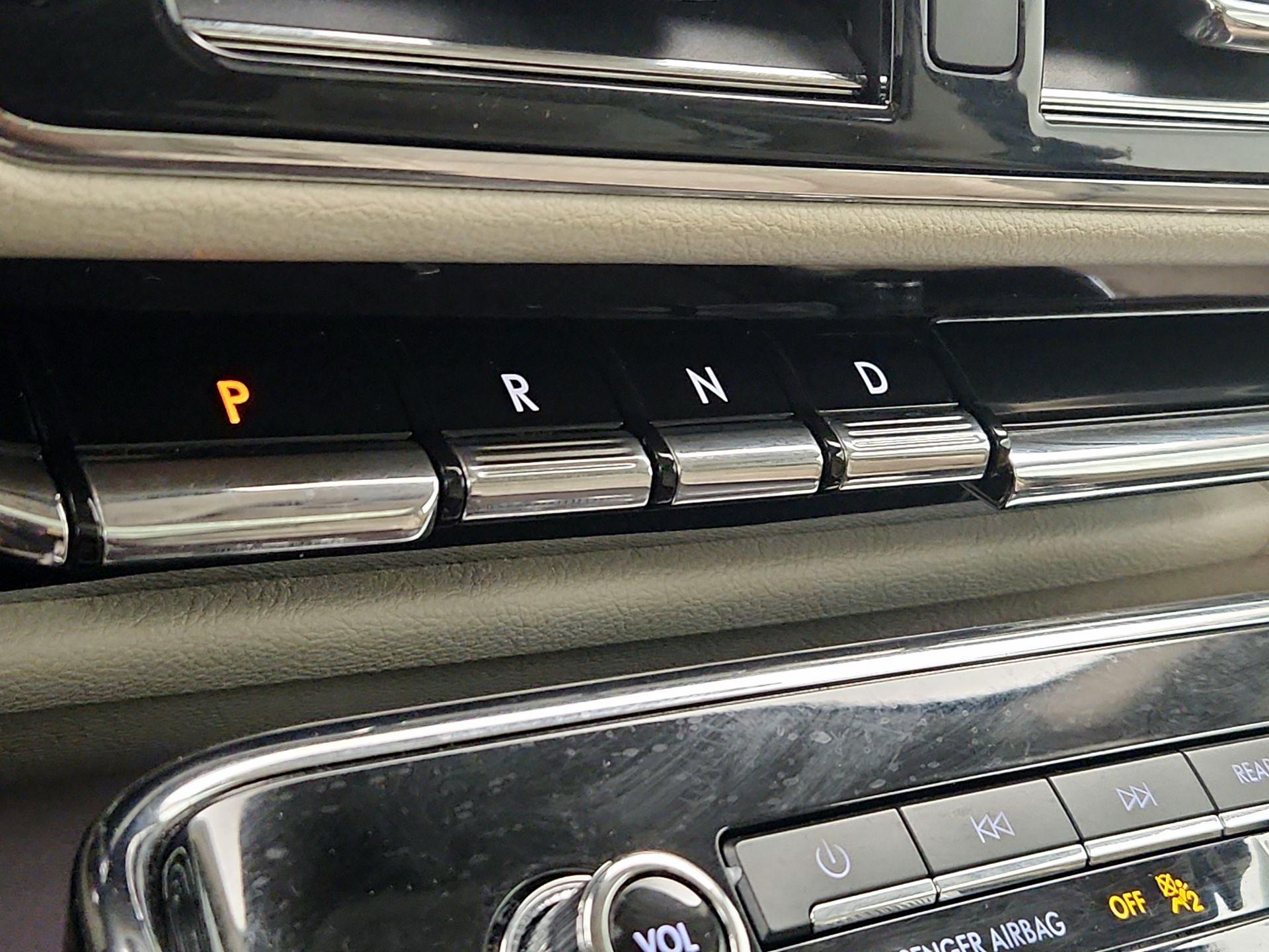 Thumbnail: 2019 Lincoln Navigator - 18