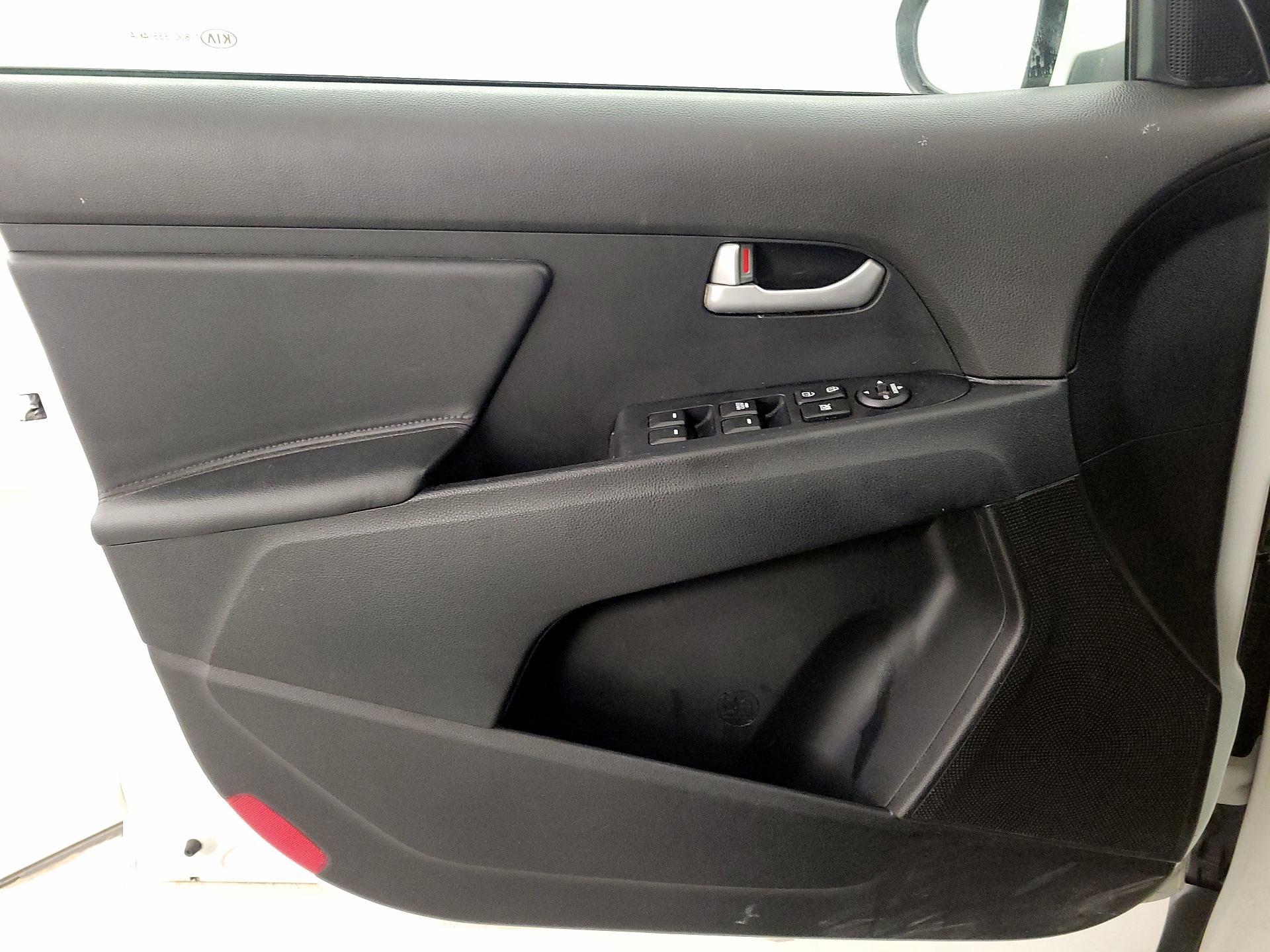 Thumbnail: 2016 Kia Sportage - 12