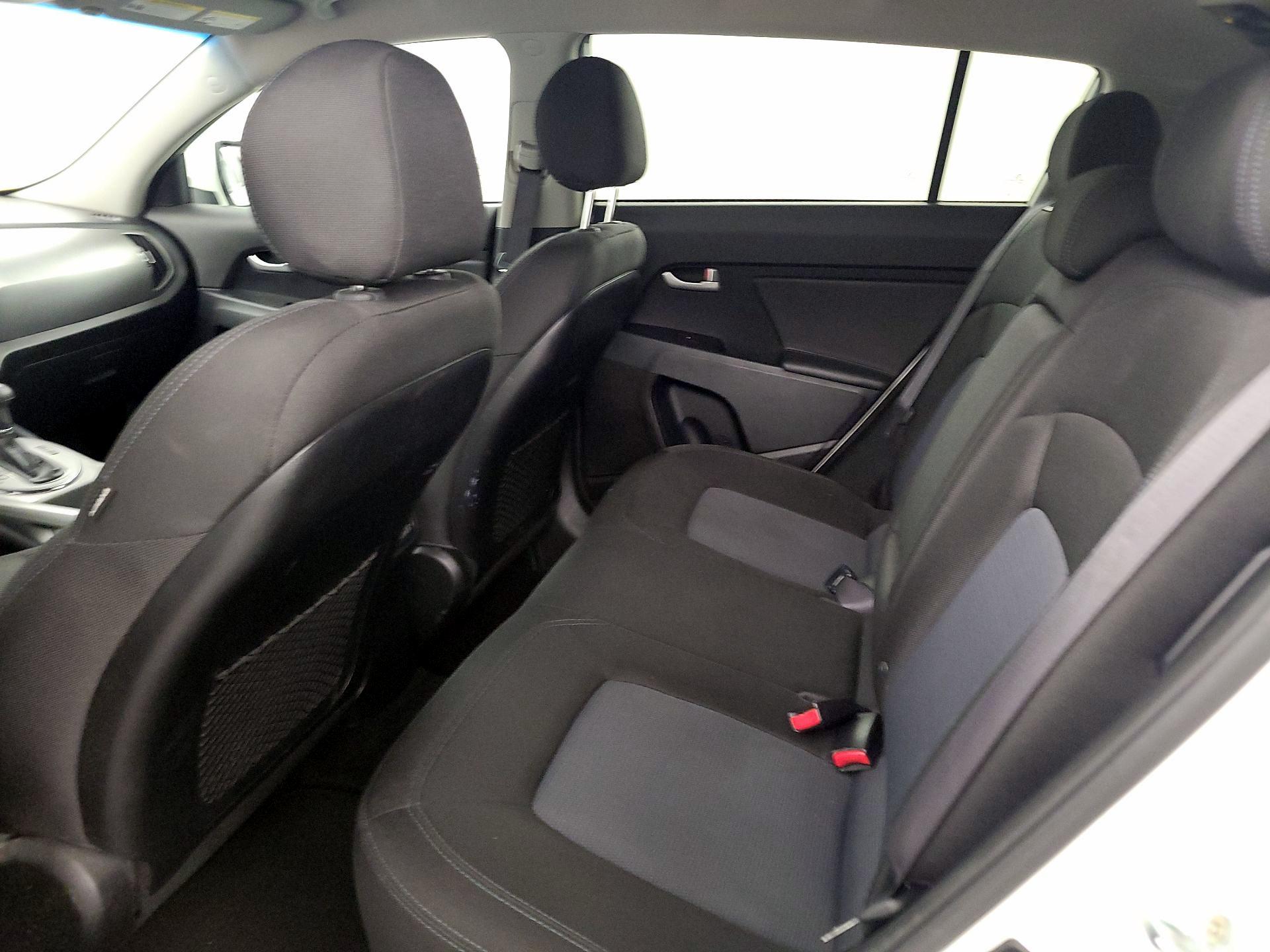 Thumbnail: 2016 Kia Sportage - 18