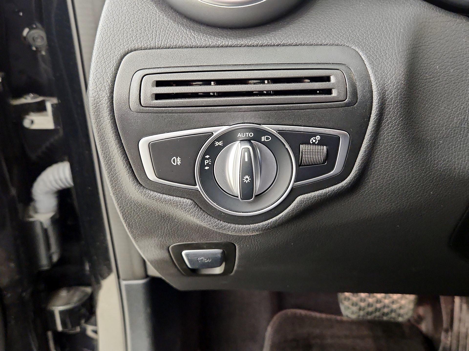 Thumbnail: 2022 Mercedes-Benz GLC - 13