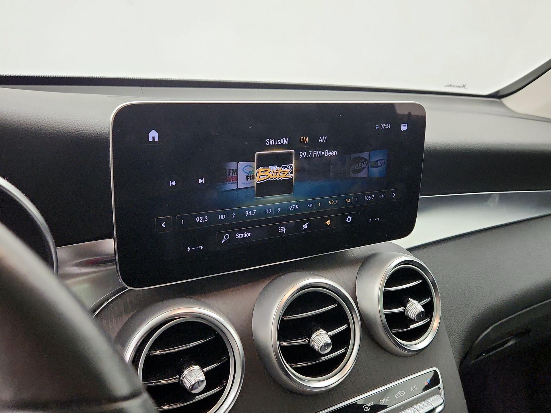 Thumbnail: 2022 Mercedes-Benz GLC - 16