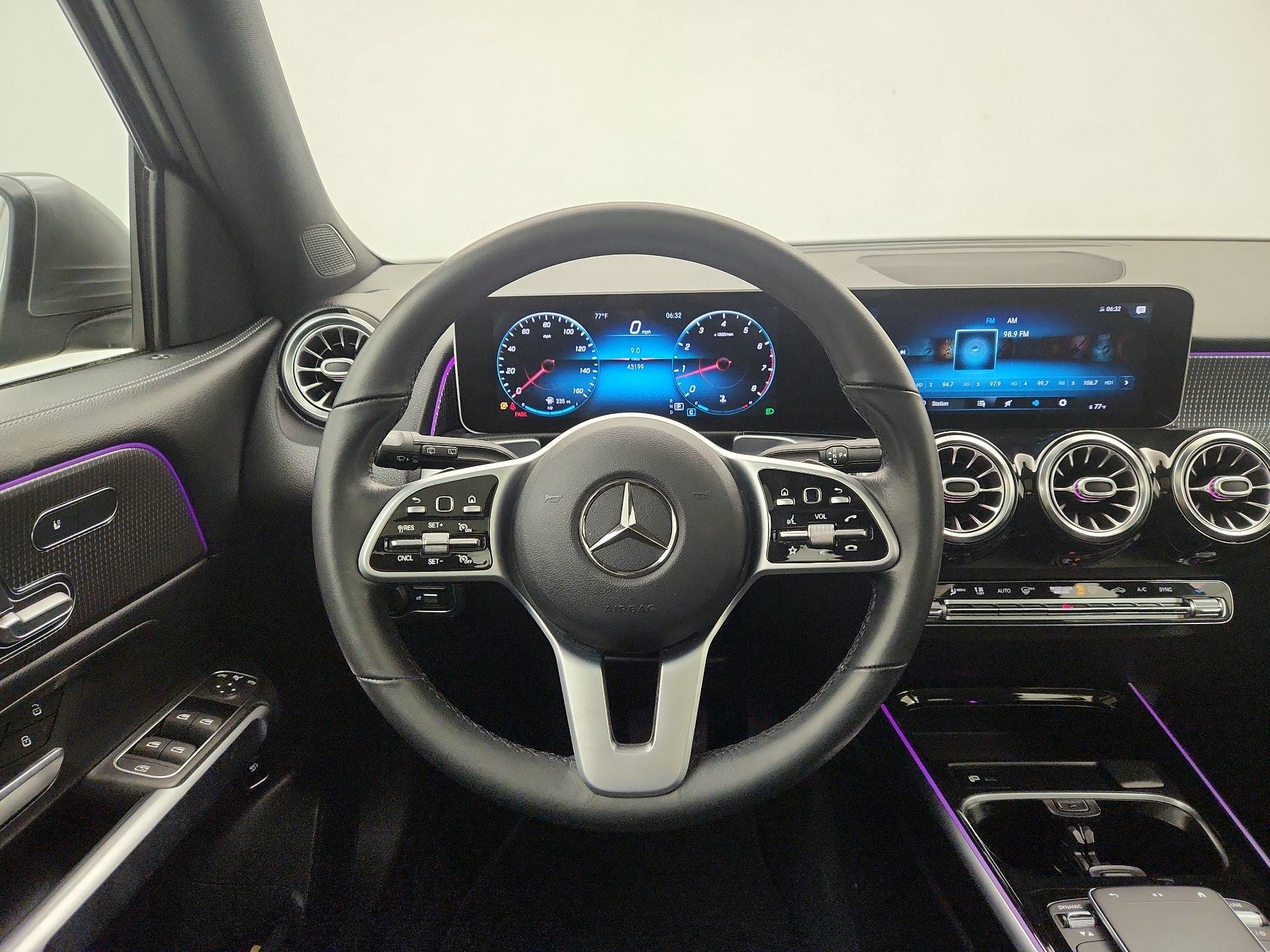 Thumbnail: 2021 Mercedes-Benz GLB - 10