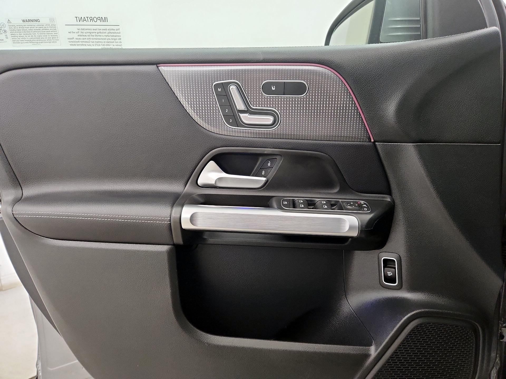 Thumbnail: 2021 Mercedes-Benz GLB - 12