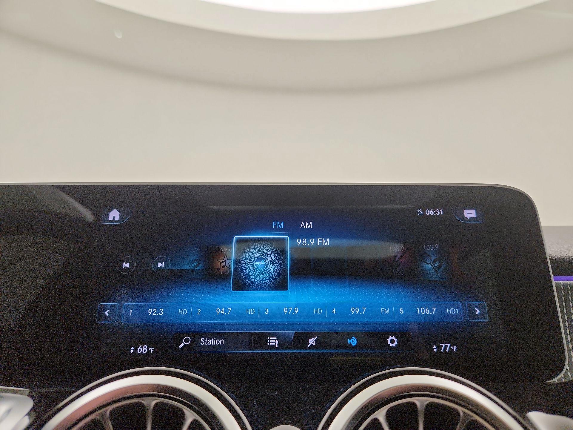 Thumbnail: 2021 Mercedes-Benz GLB - 15