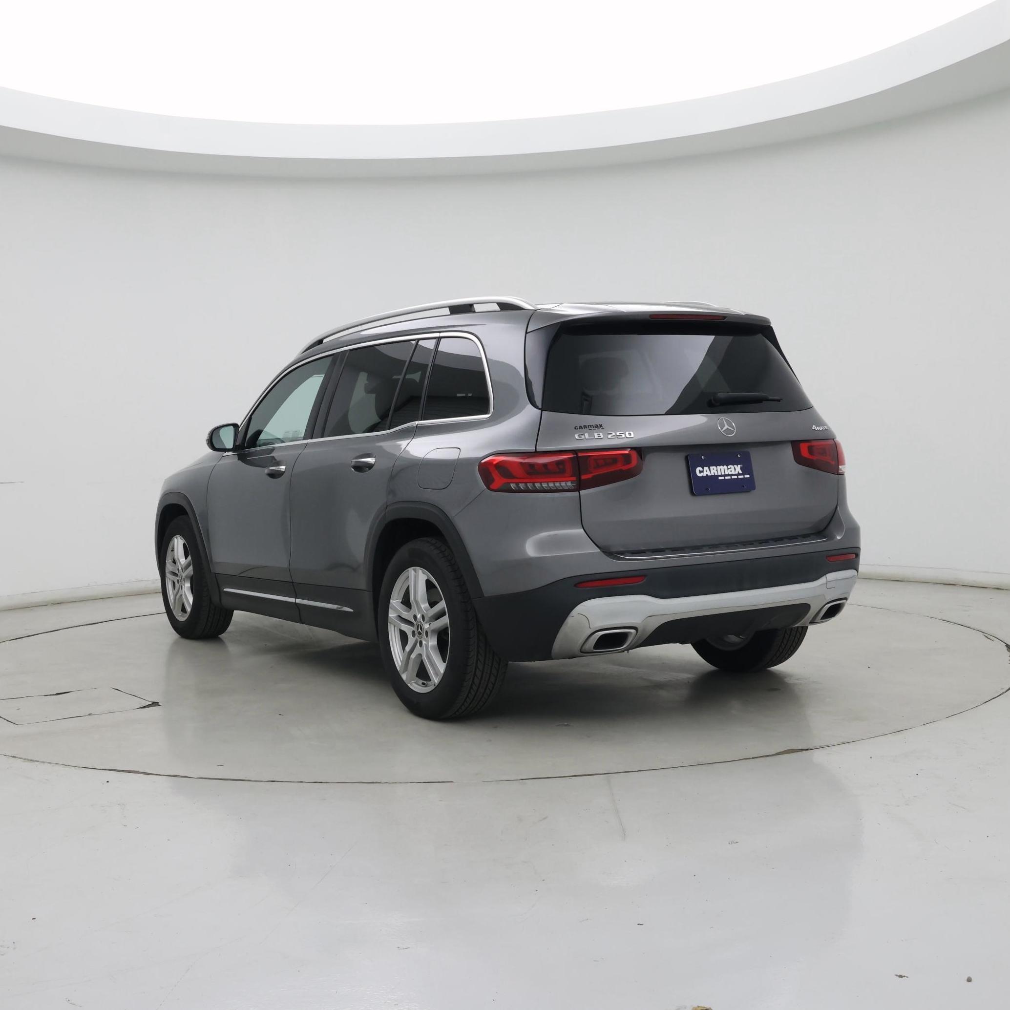 Thumbnail: 2021 Mercedes-Benz GLB - 2