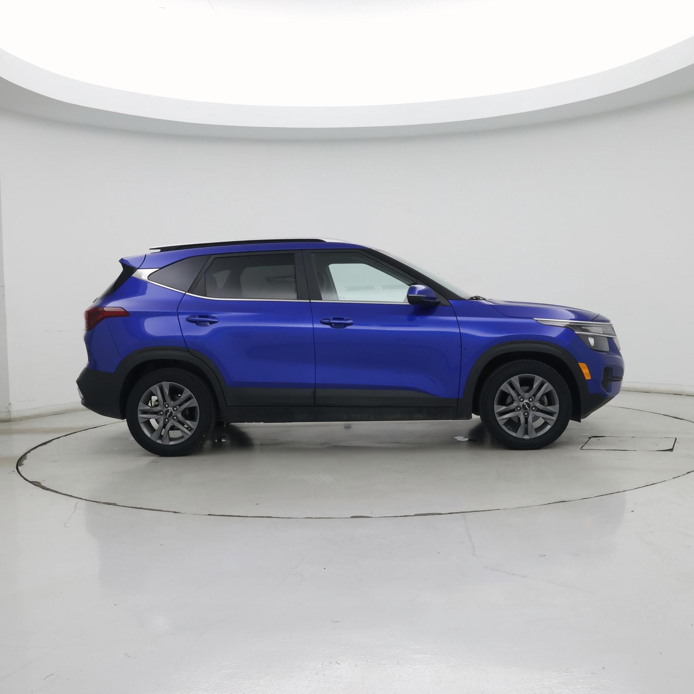 Thumbnail: 2023 Kia Seltos - 7