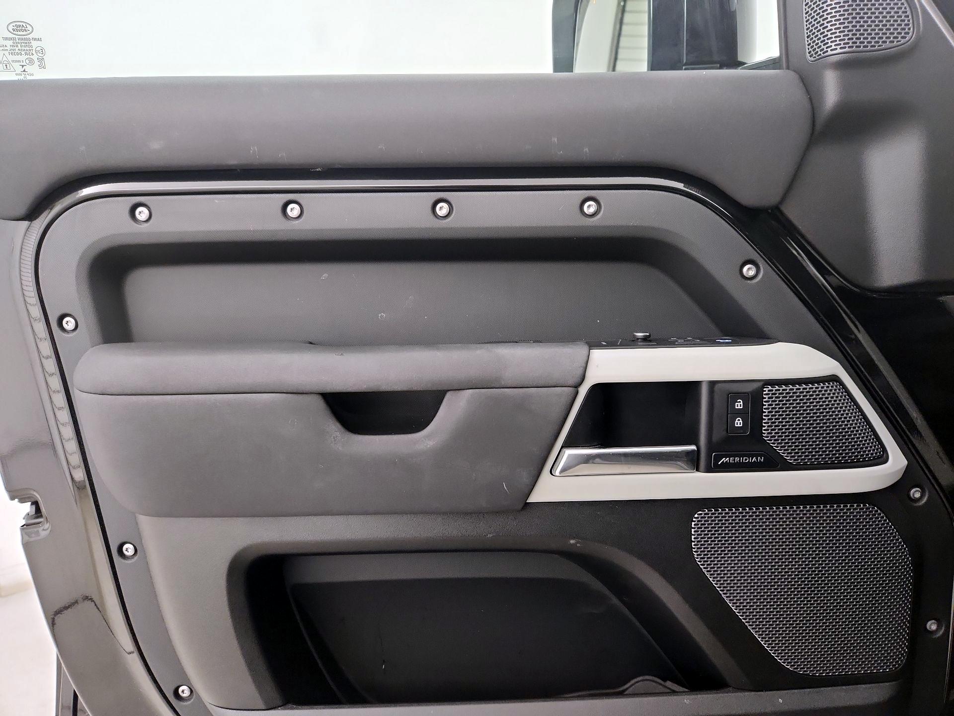 Thumbnail: 2020 Land Rover Defender - 12