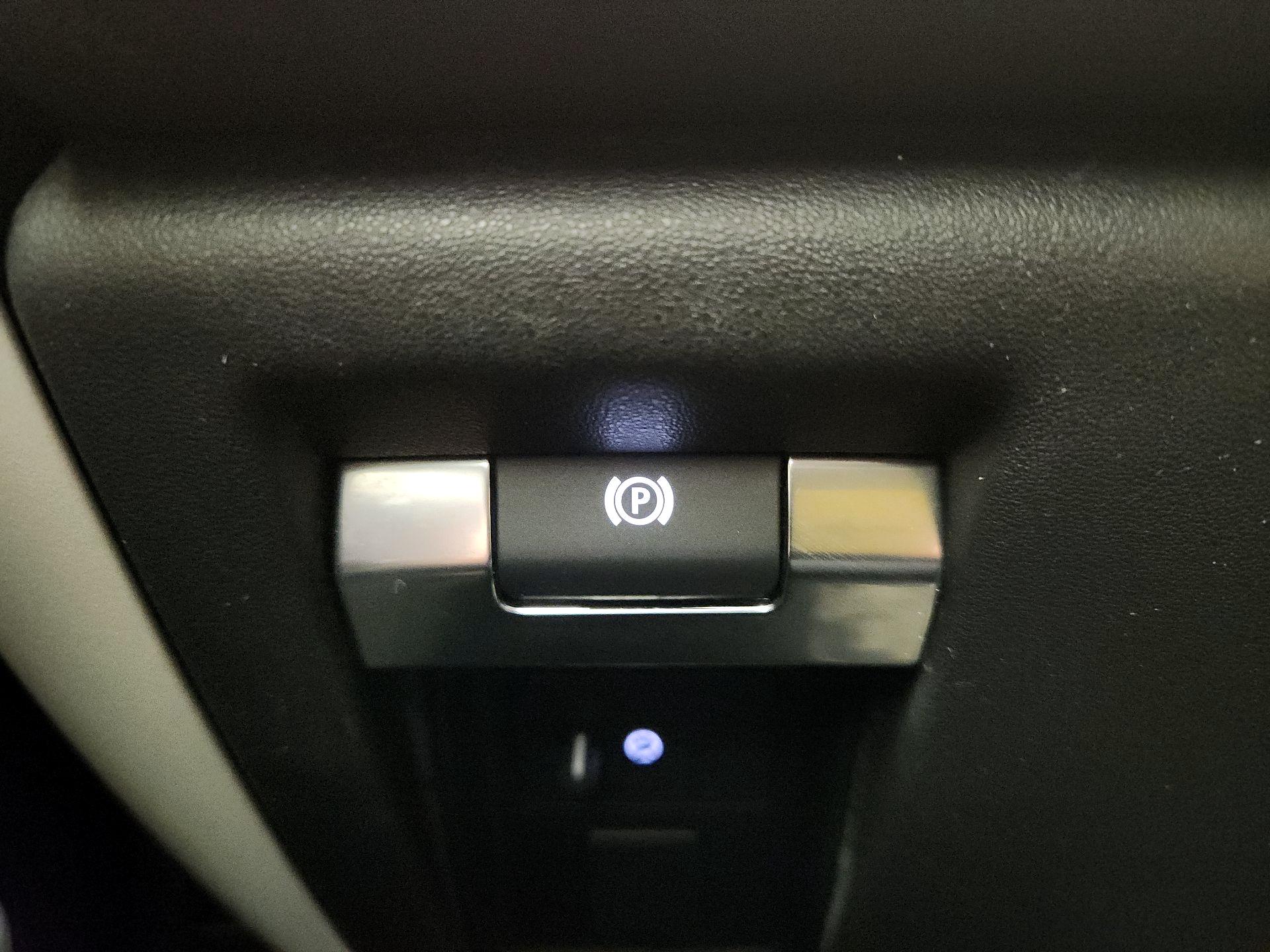 Thumbnail: 2020 Land Rover Defender - 13