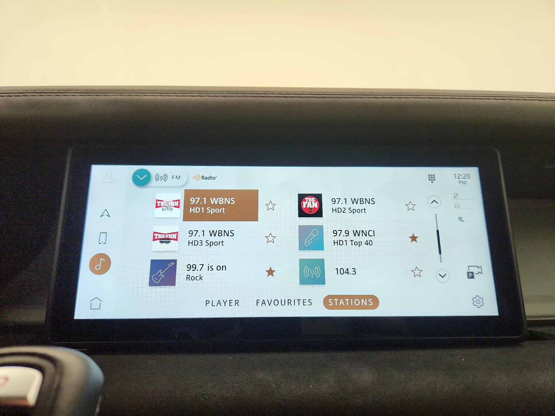 Thumbnail: 2020 Land Rover Defender - 16