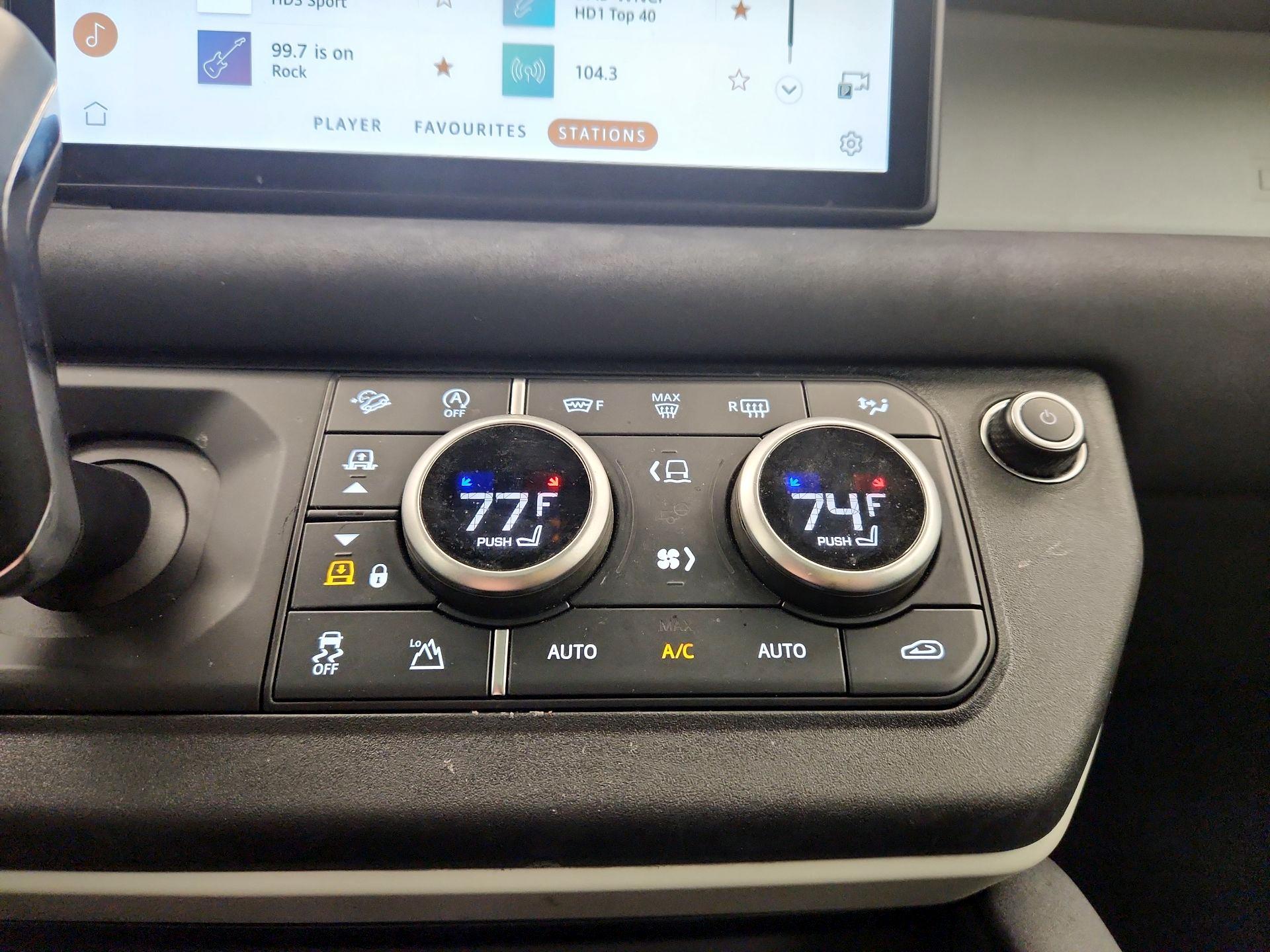 Thumbnail: 2020 Land Rover Defender - 17