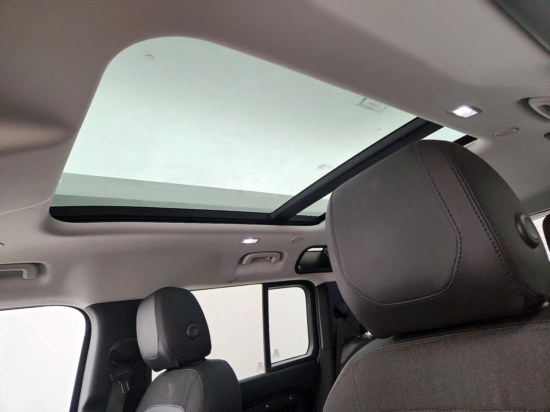 Thumbnail: 2020 Land Rover Defender - 20